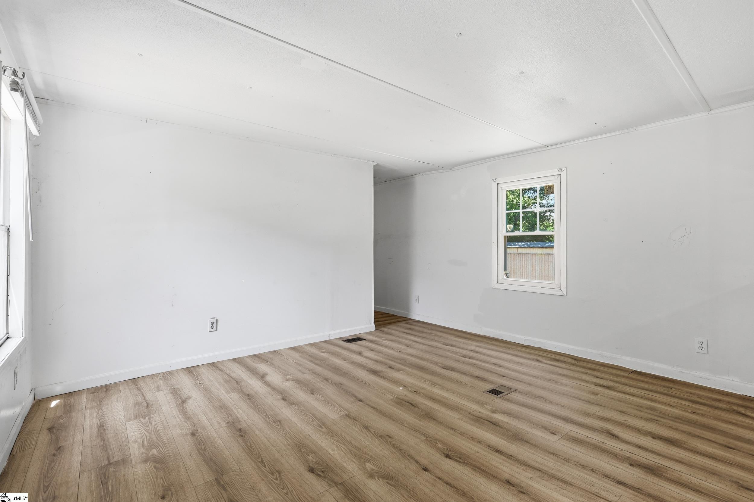 10 Ace Drive Greenville, SC 29605