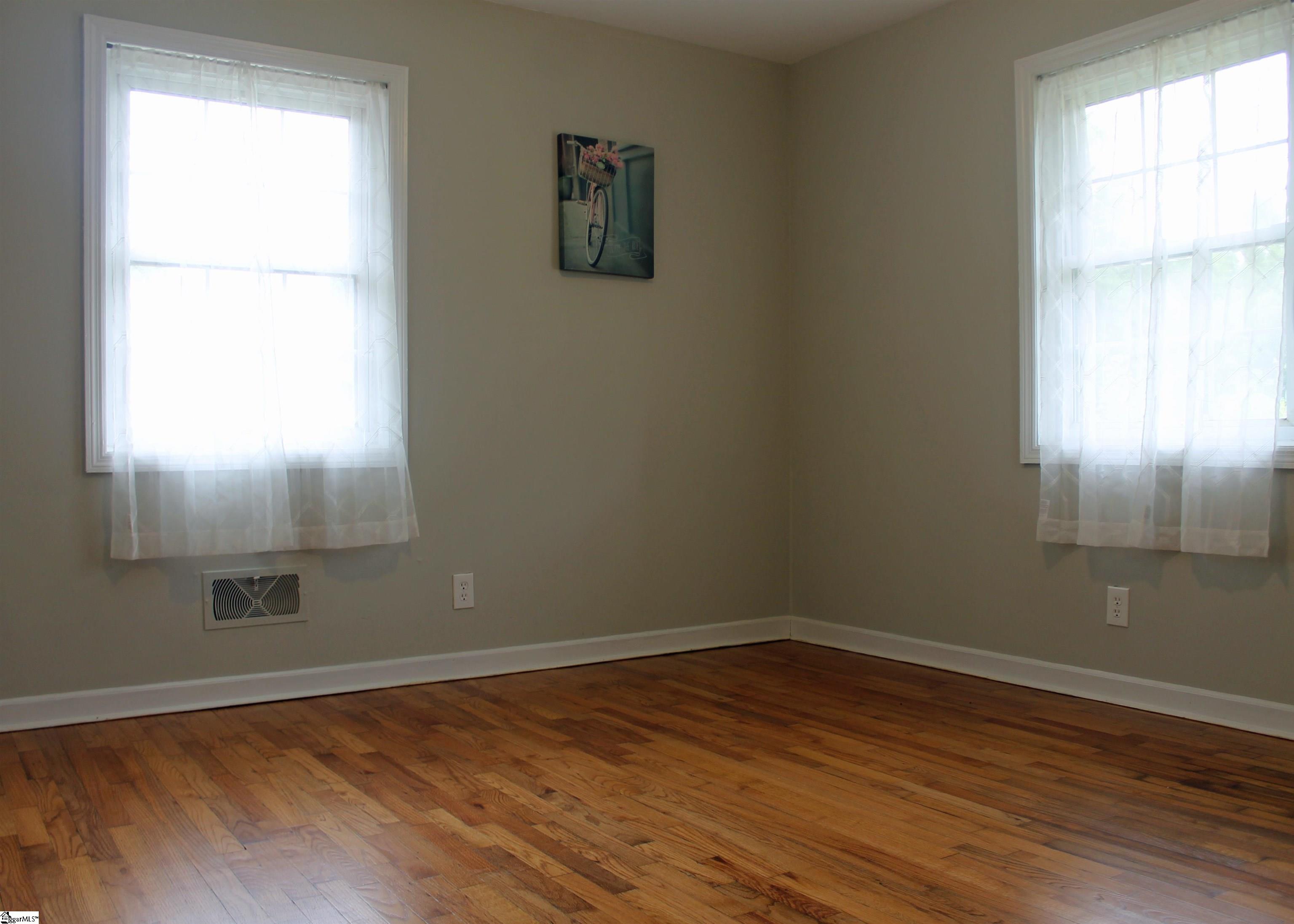 208 Alice Farr Drive Greenville, SC 29617-1506