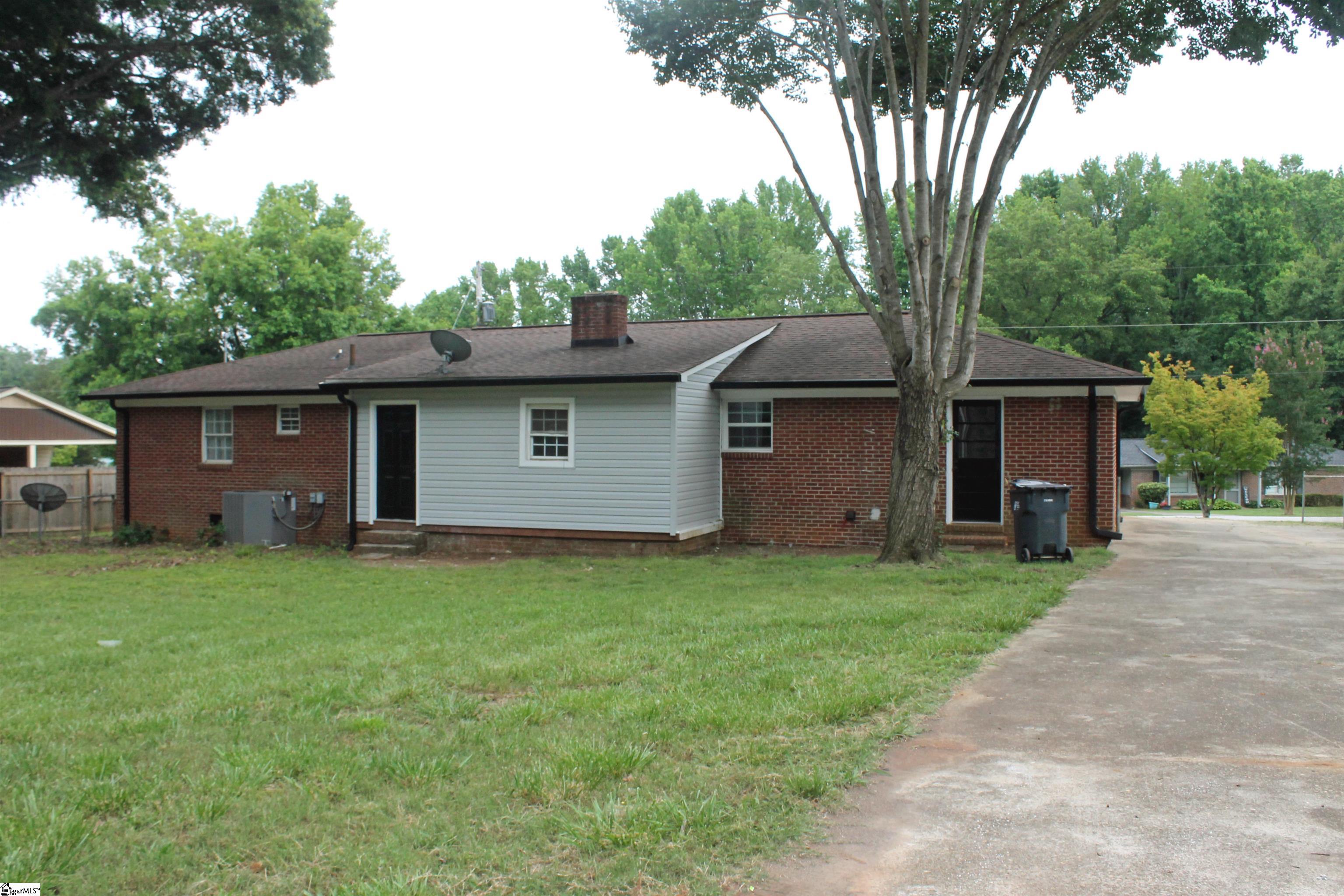 208 Alice Farr Drive Greenville, SC 29617-1506