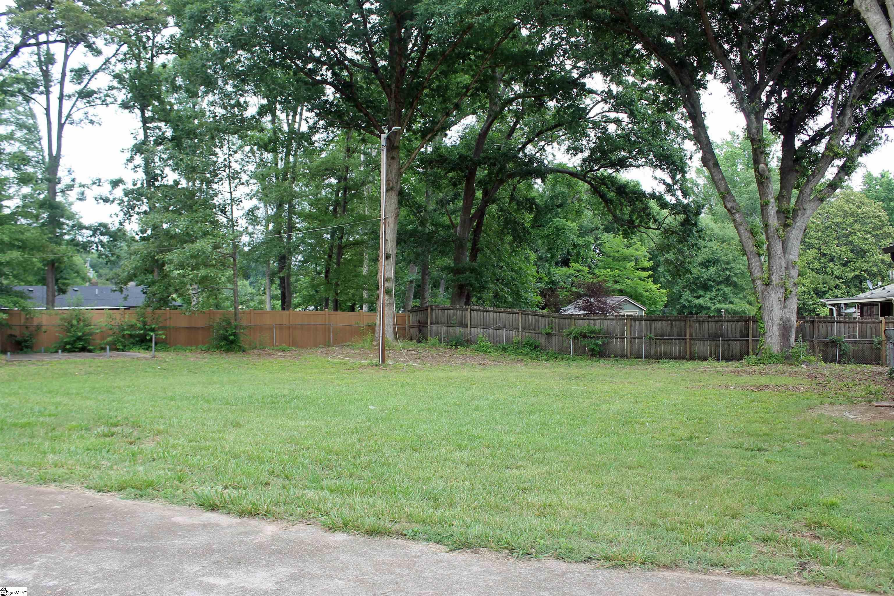 208 Alice Farr Drive Greenville, SC 29617-1506