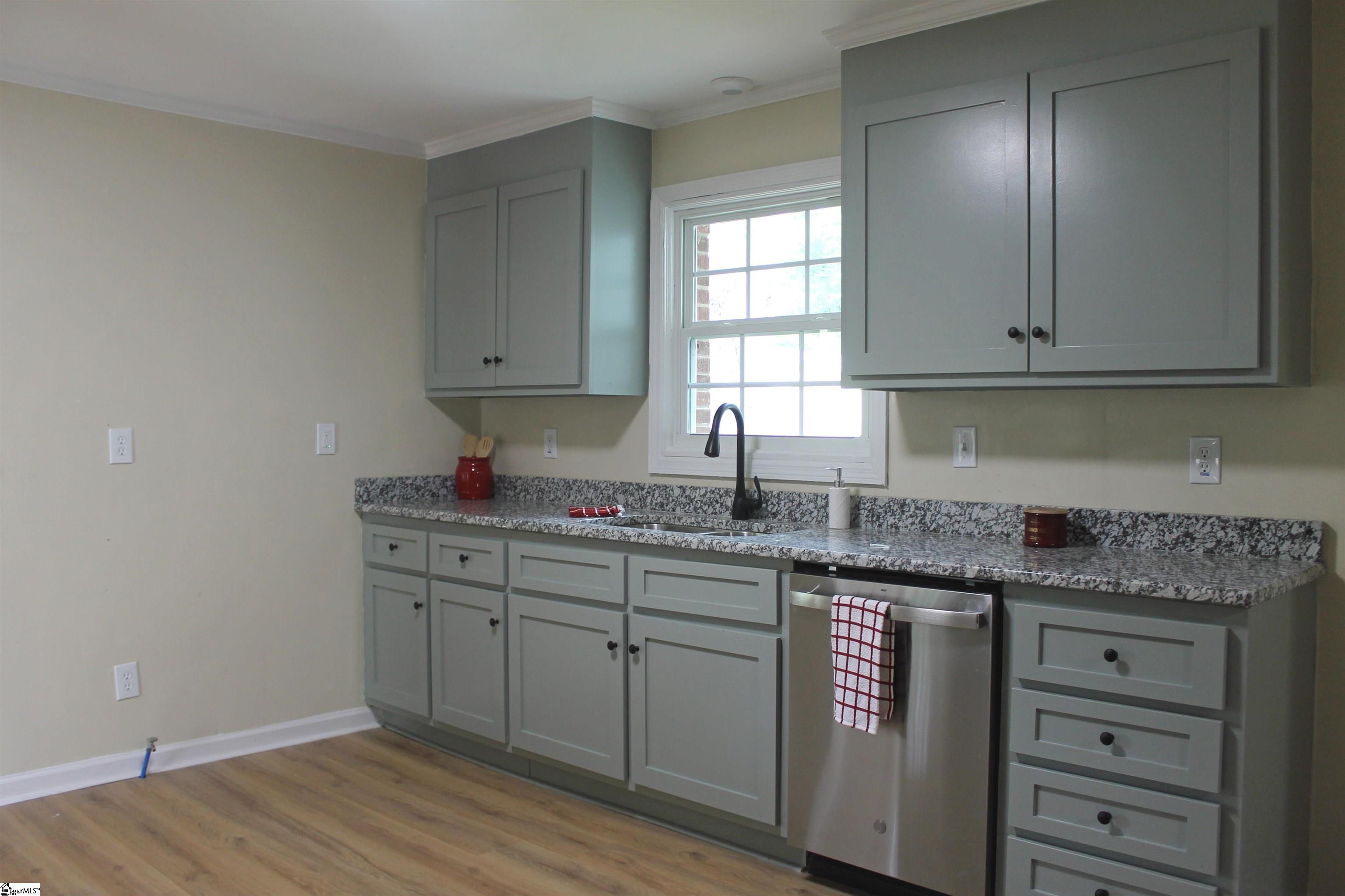 208 Alice Farr Drive Greenville, SC 29617-1506