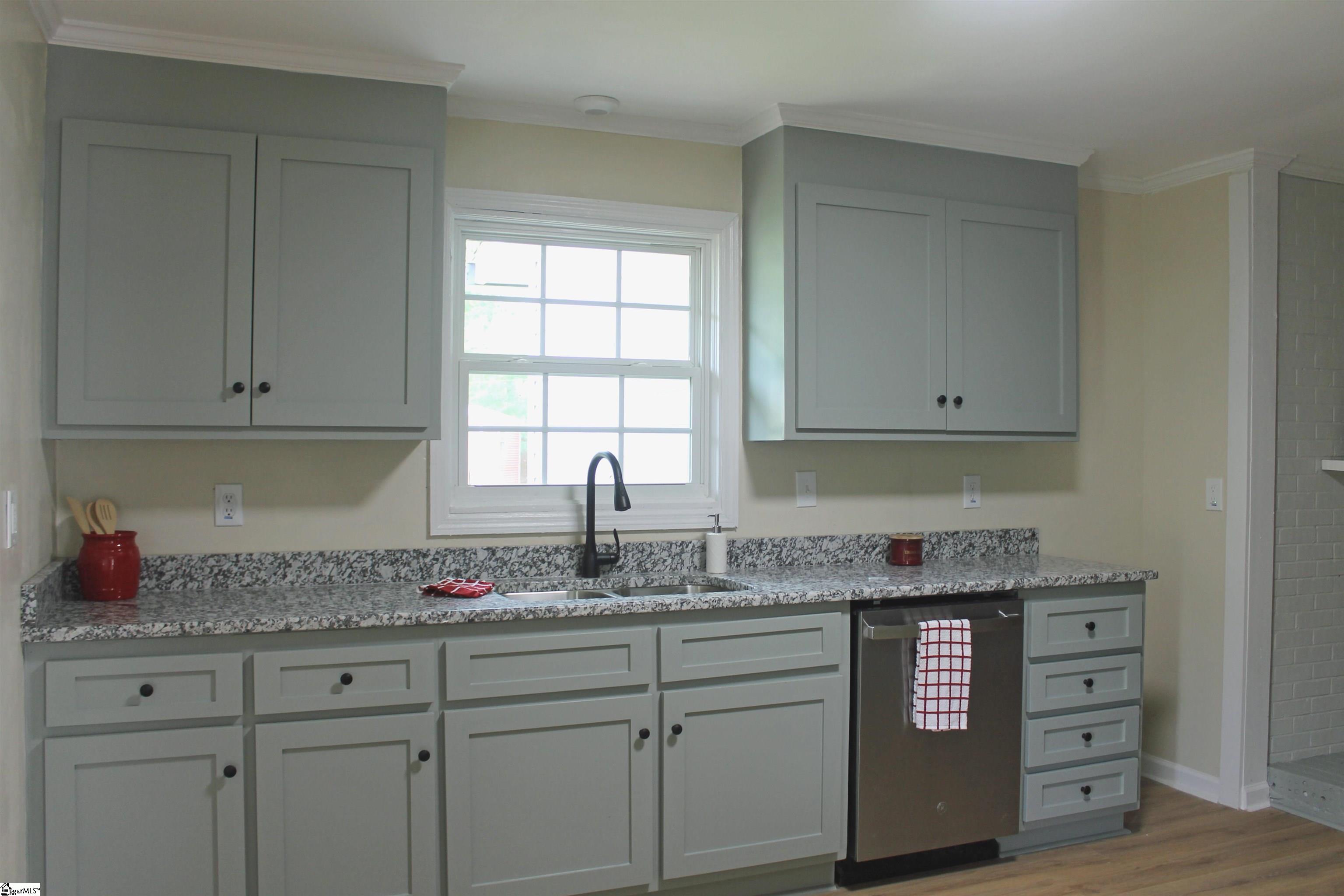 208 Alice Farr Drive Greenville, SC 29617-1506