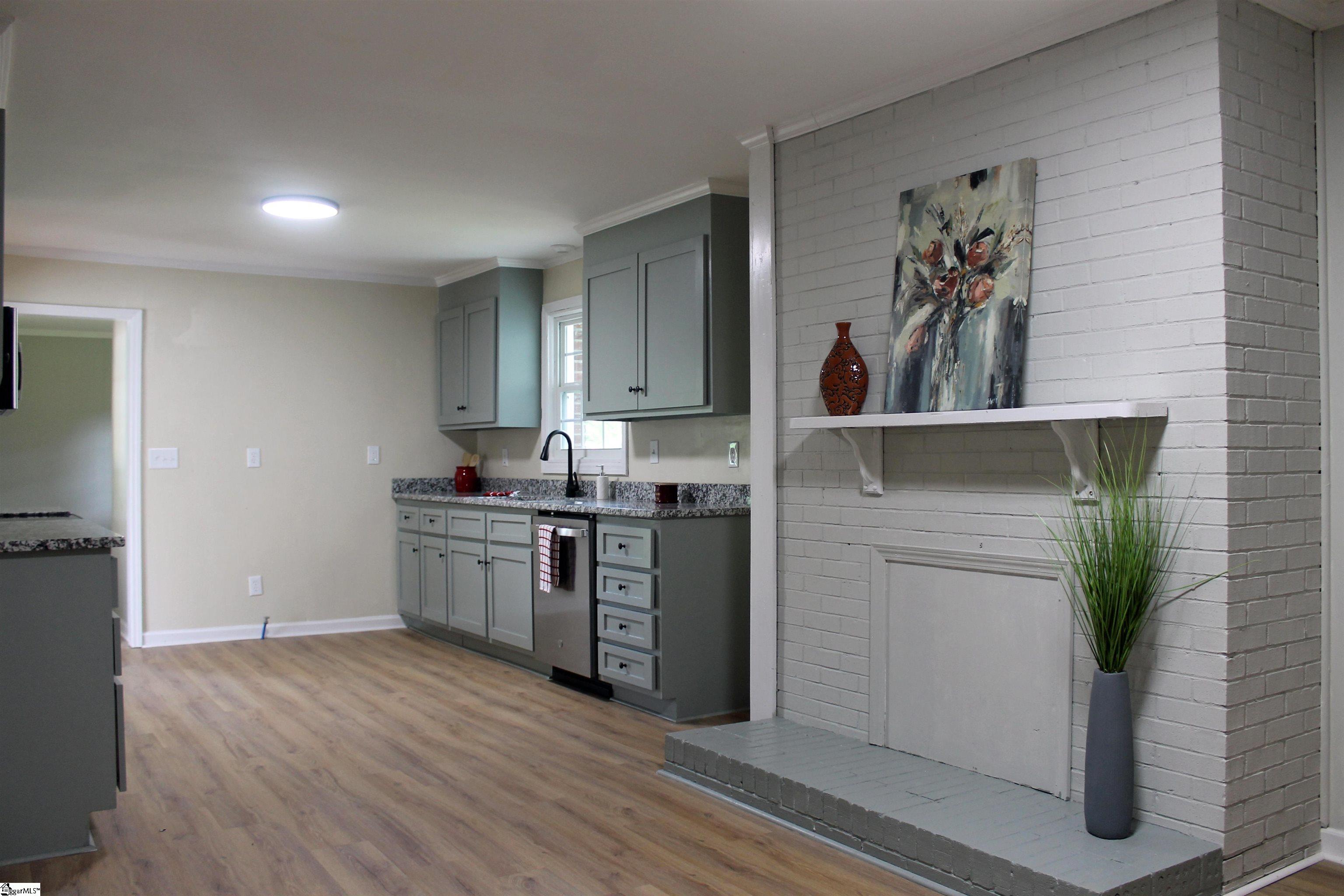 208 Alice Farr Drive Greenville, SC 29617-1506
