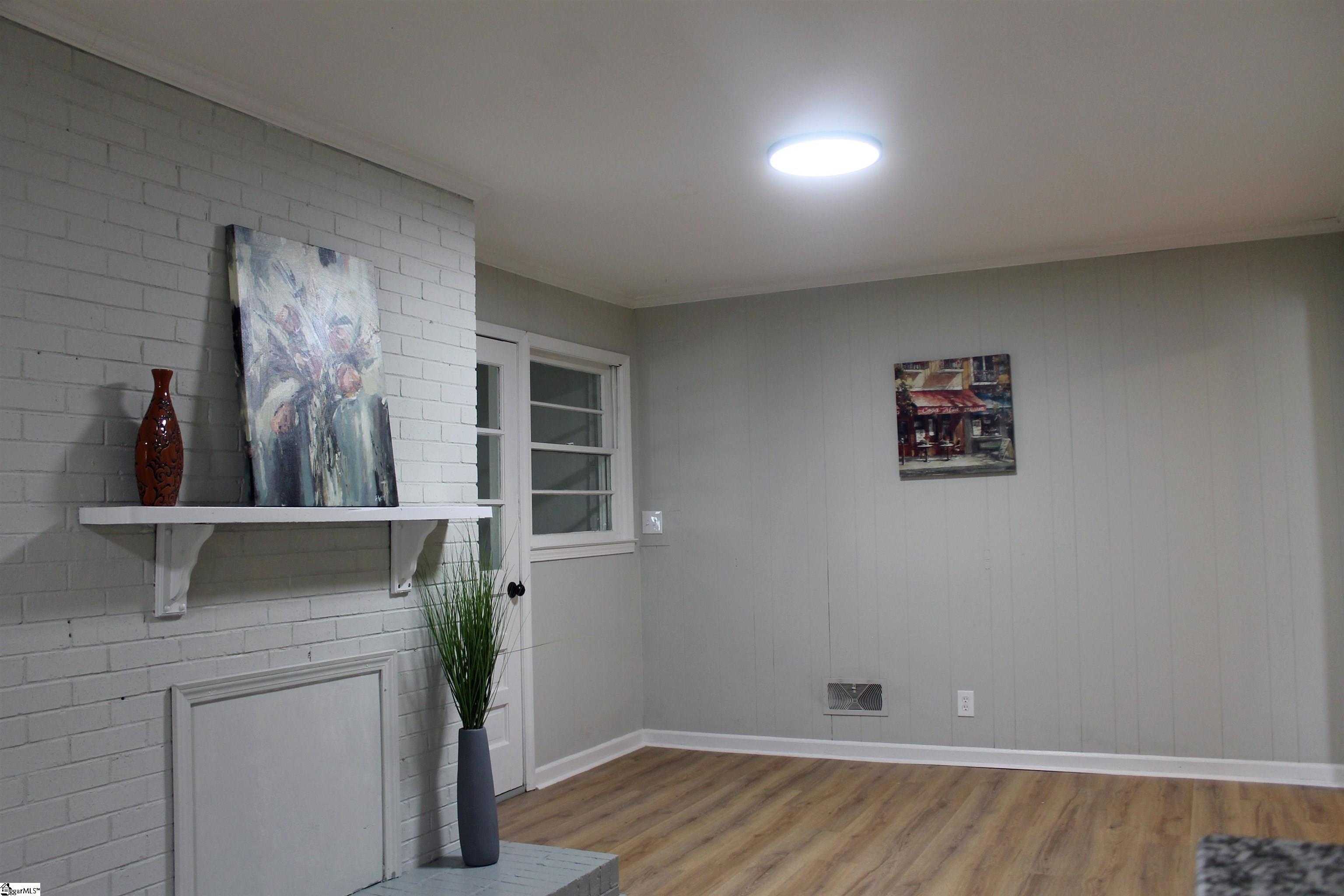208 Alice Farr Drive Greenville, SC 29617-1506