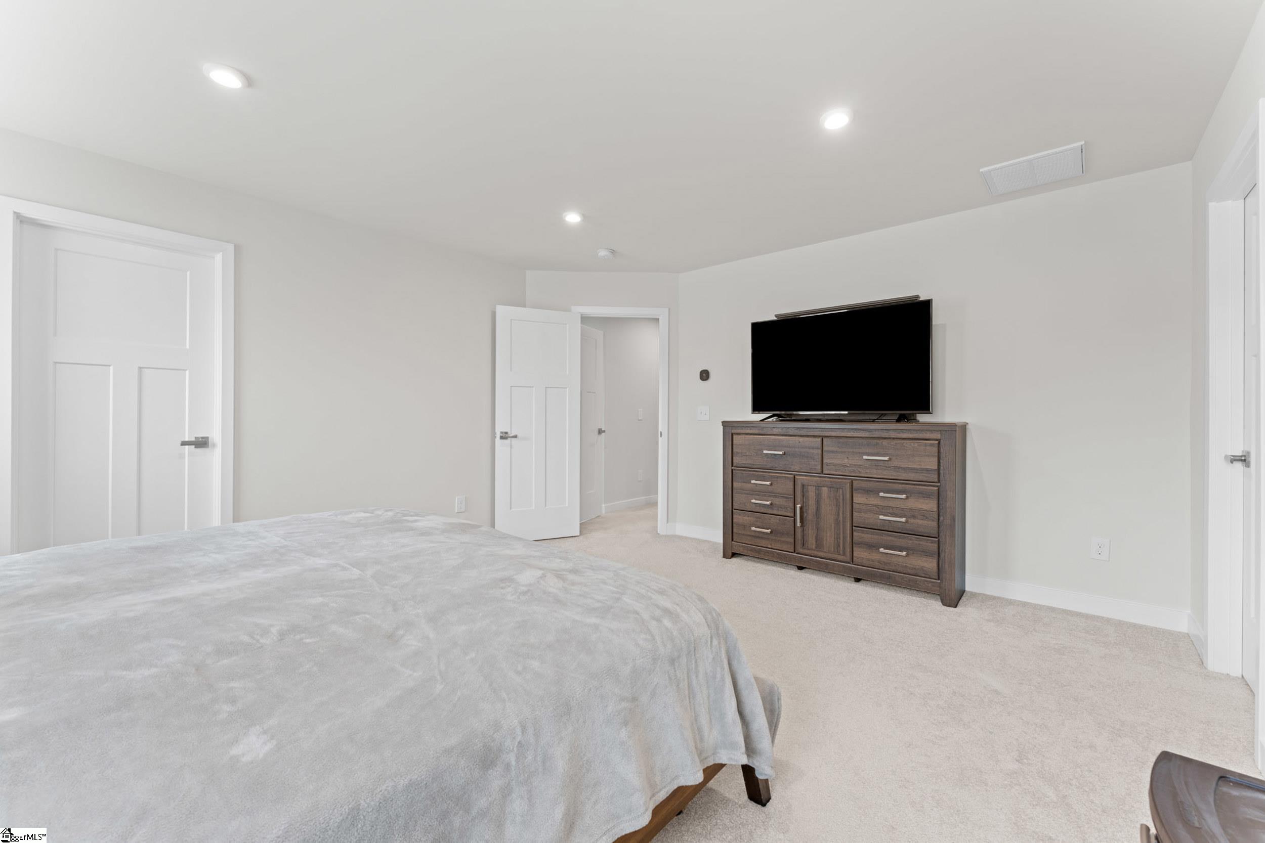 561 Martin Creek Drive Simpsonville, SC 29680