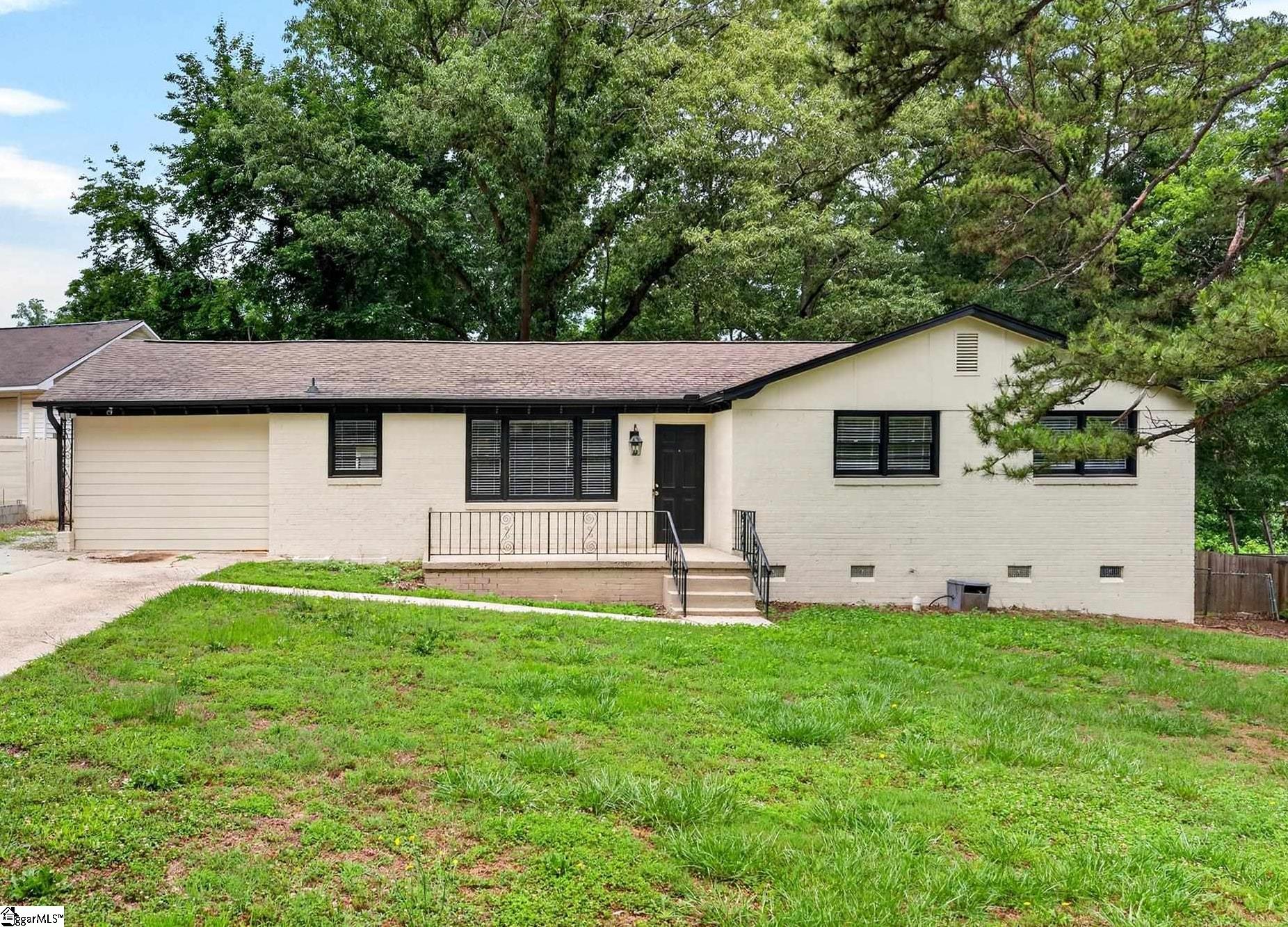 1 Woodleigh Drive, Taylors, SC 29687