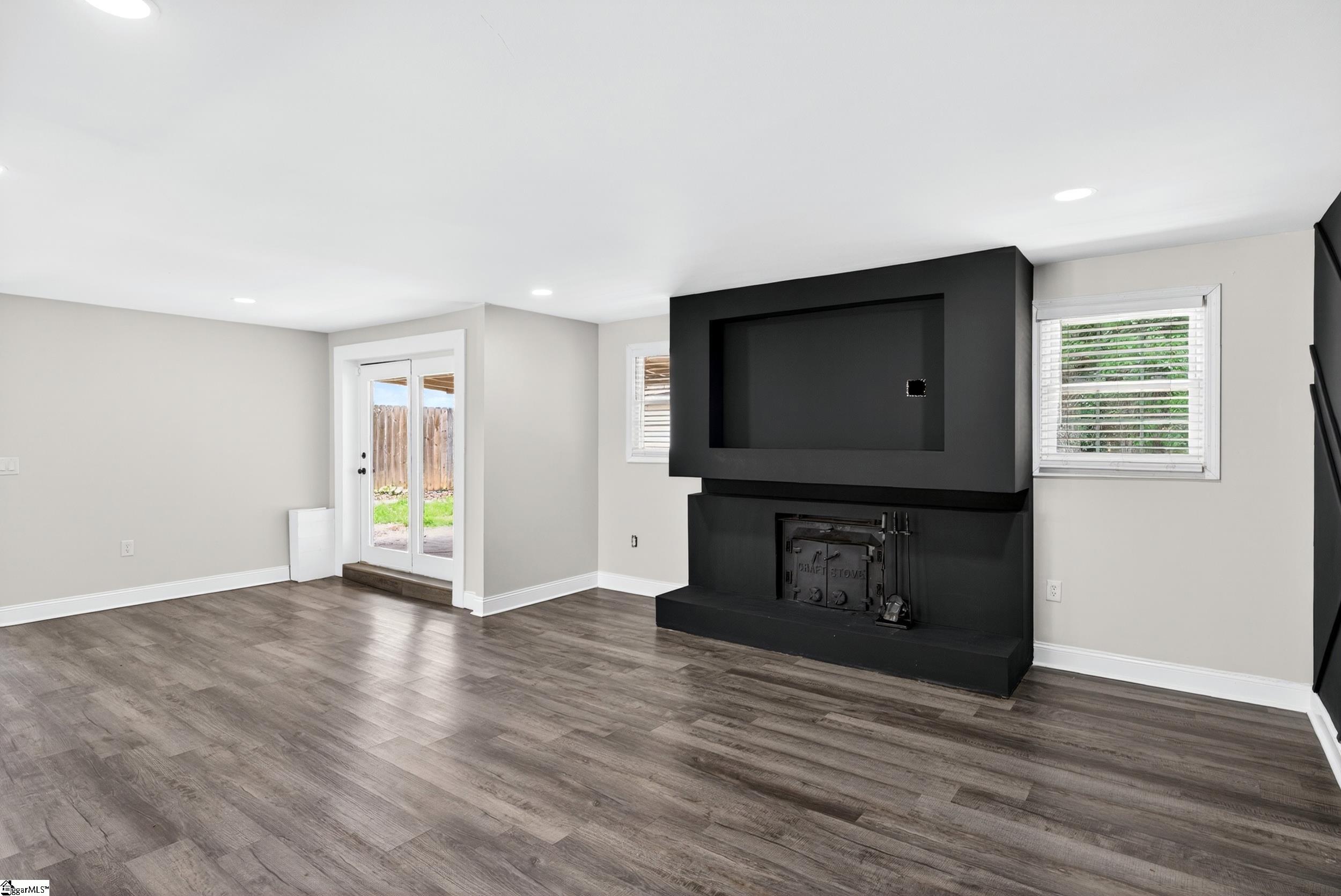 1 Woodleigh Drive Taylors, SC 29687