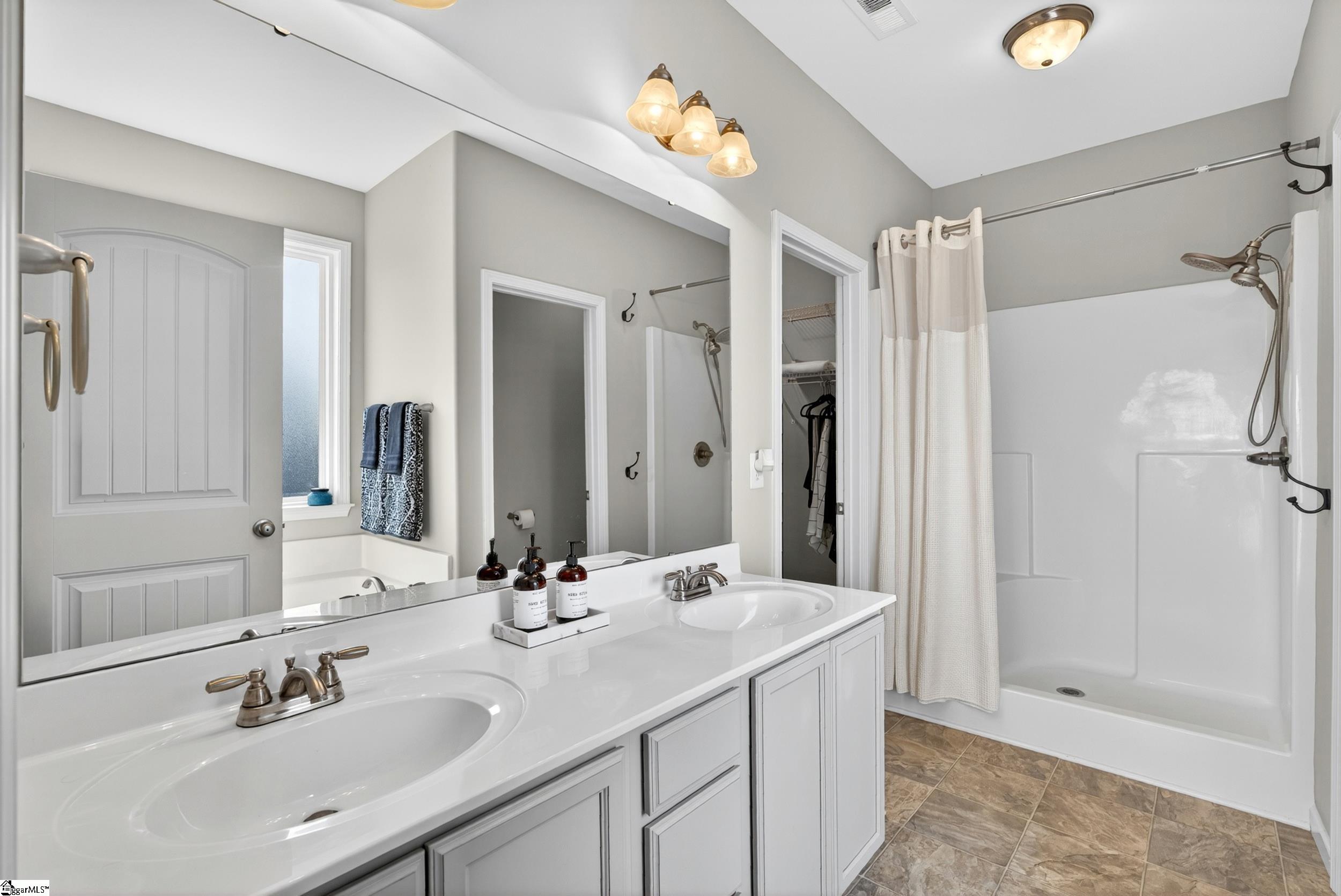 977 Garnet Circle Chesnee, SC 29323