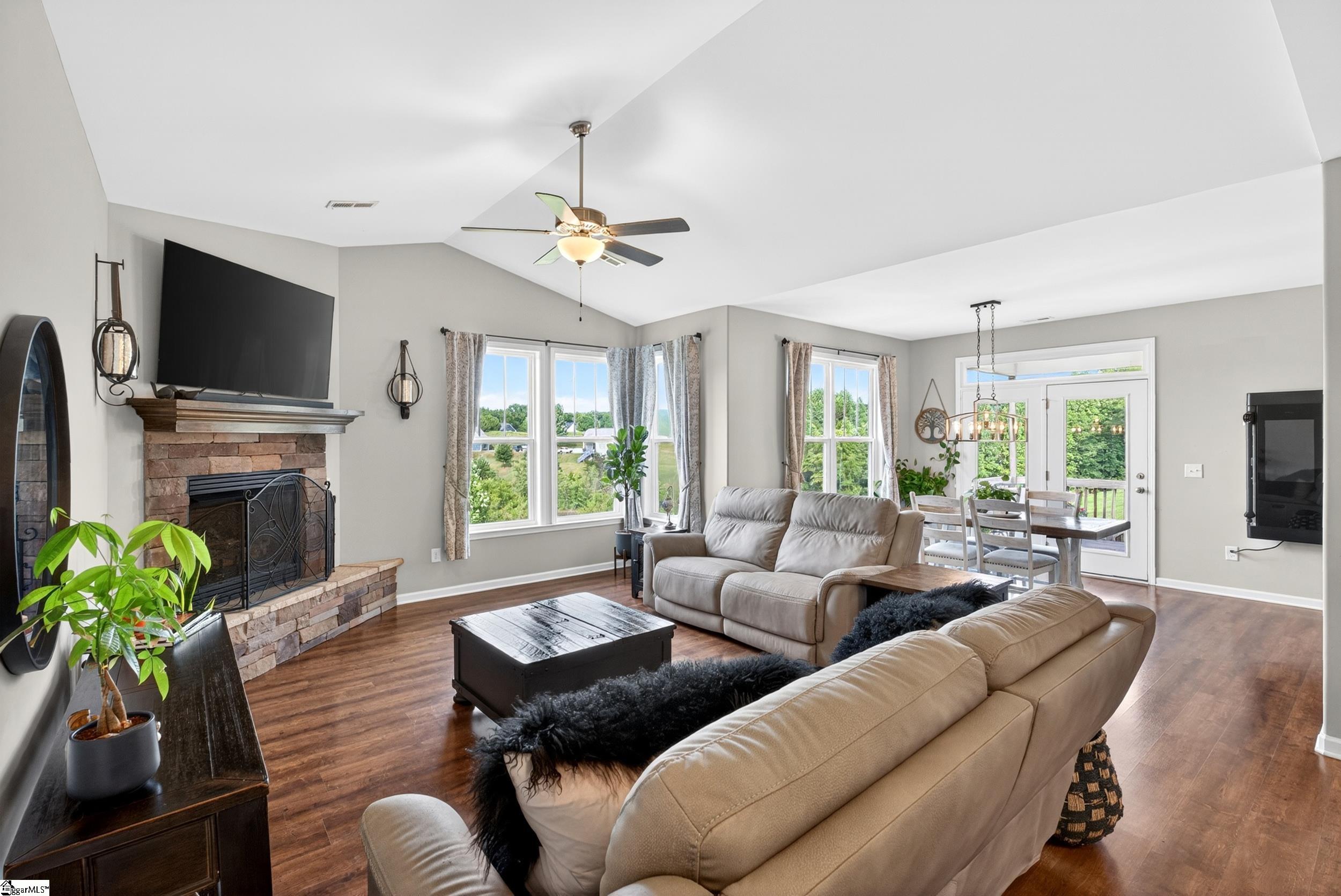 977 Garnet Circle Chesnee, SC 29323