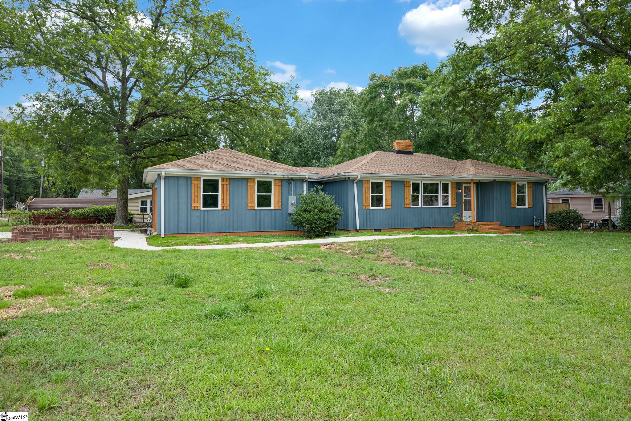 1010 Log Shoals Road Mauldin, SC 29662