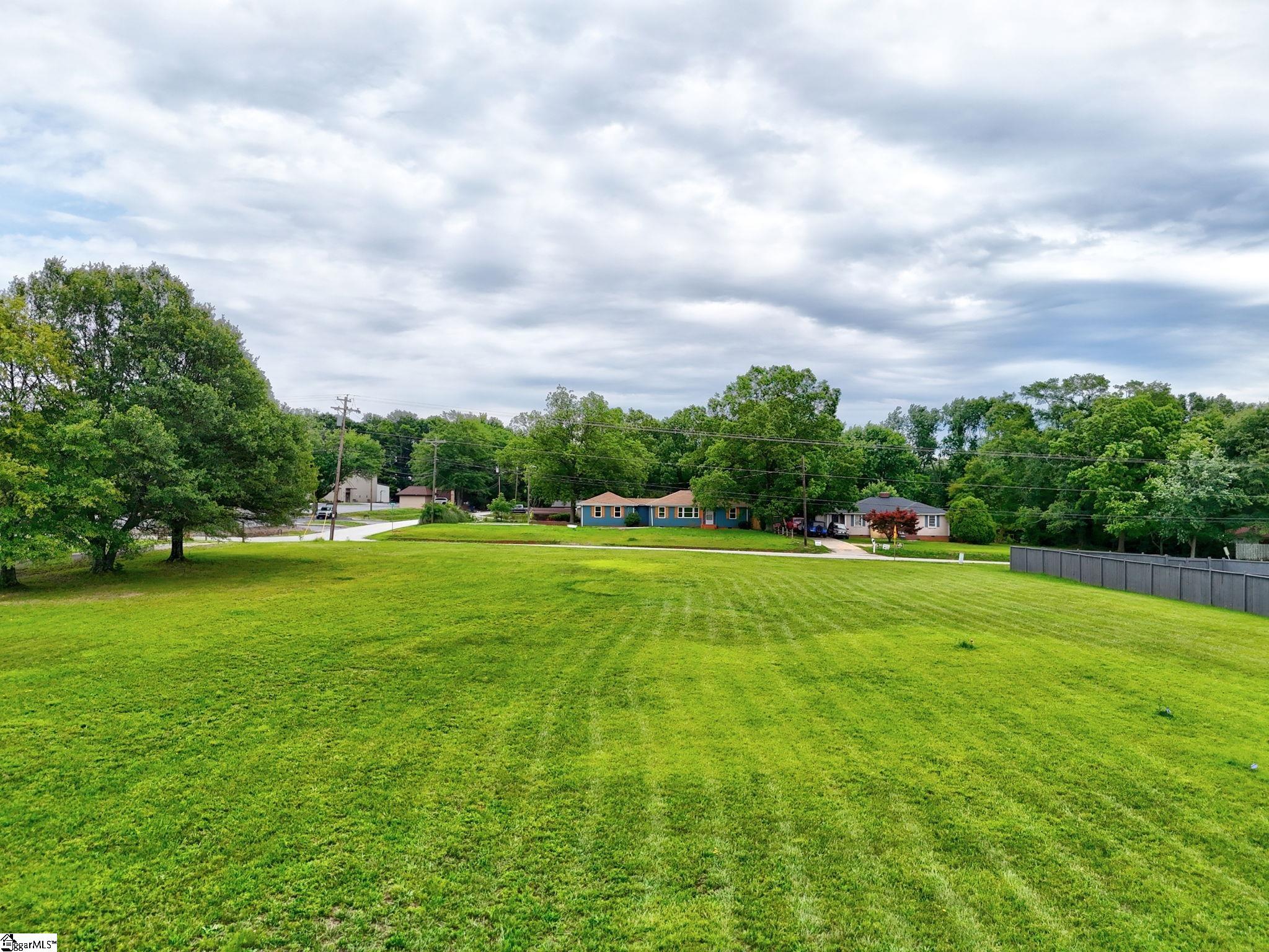 1010 Log Shoals Road Mauldin, SC 29662