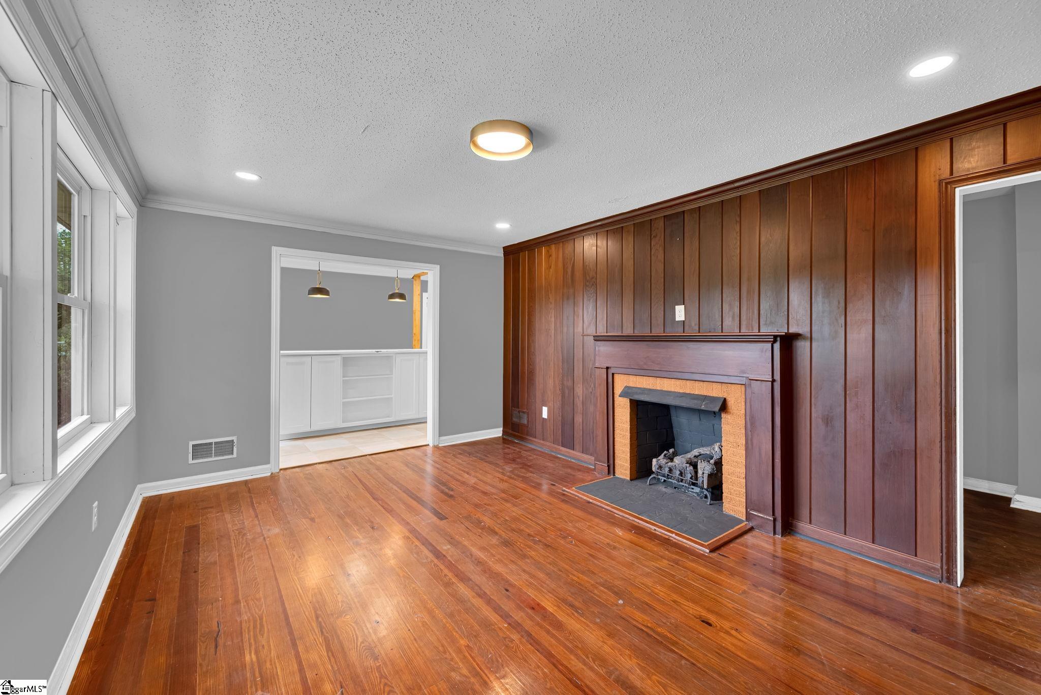 1010 Log Shoals Road Mauldin, SC 29662
