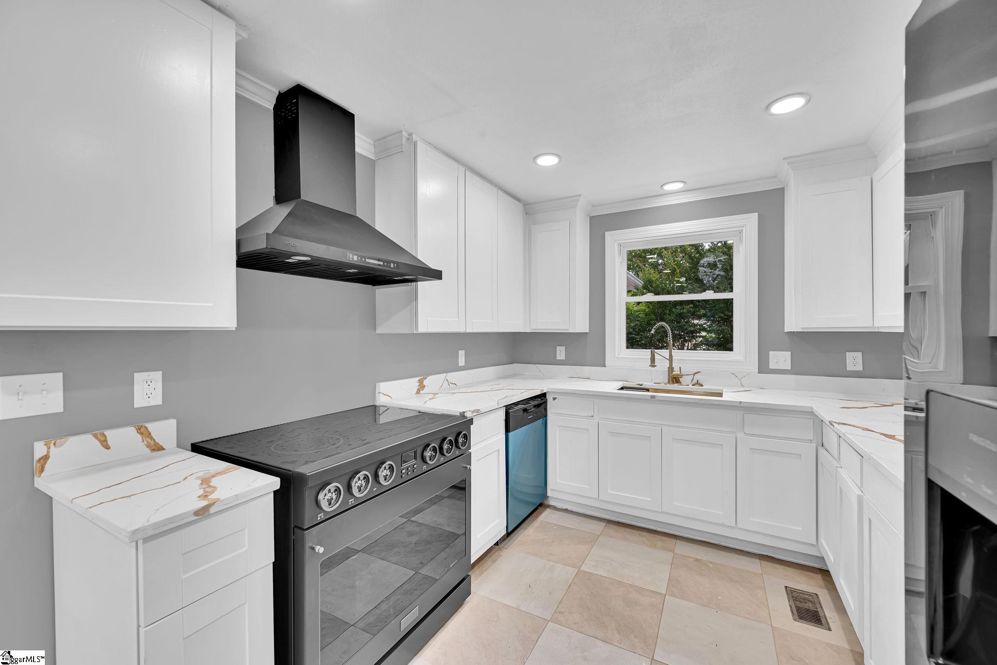 1010 Log Shoals Road Mauldin, SC 29662