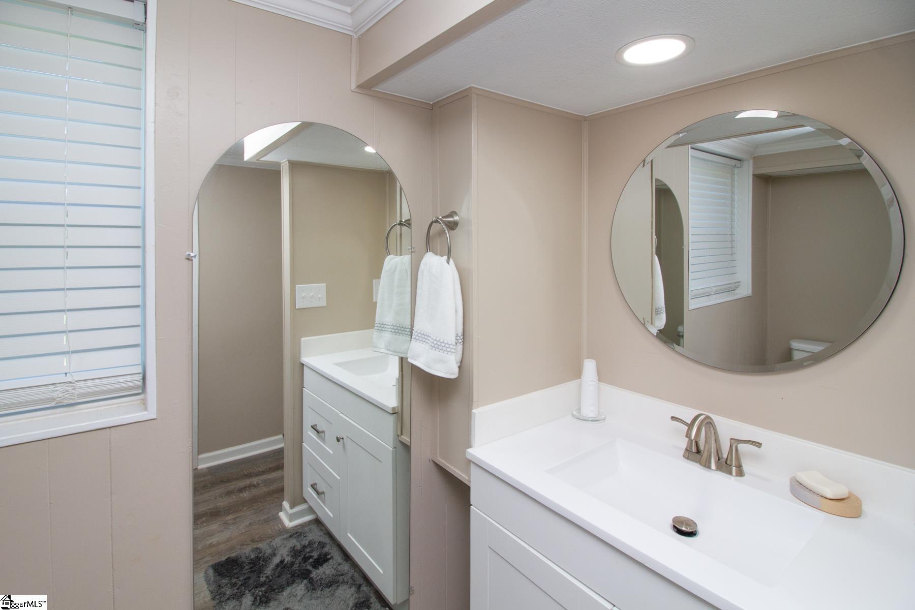 230 Jenkins Circle Townville, SC 29689-4137