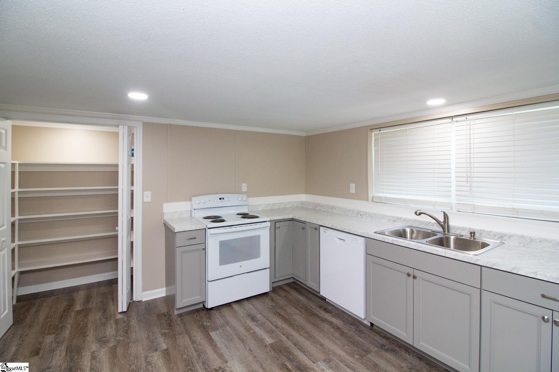 230 Jenkins Circle Townville, SC 29689-4137