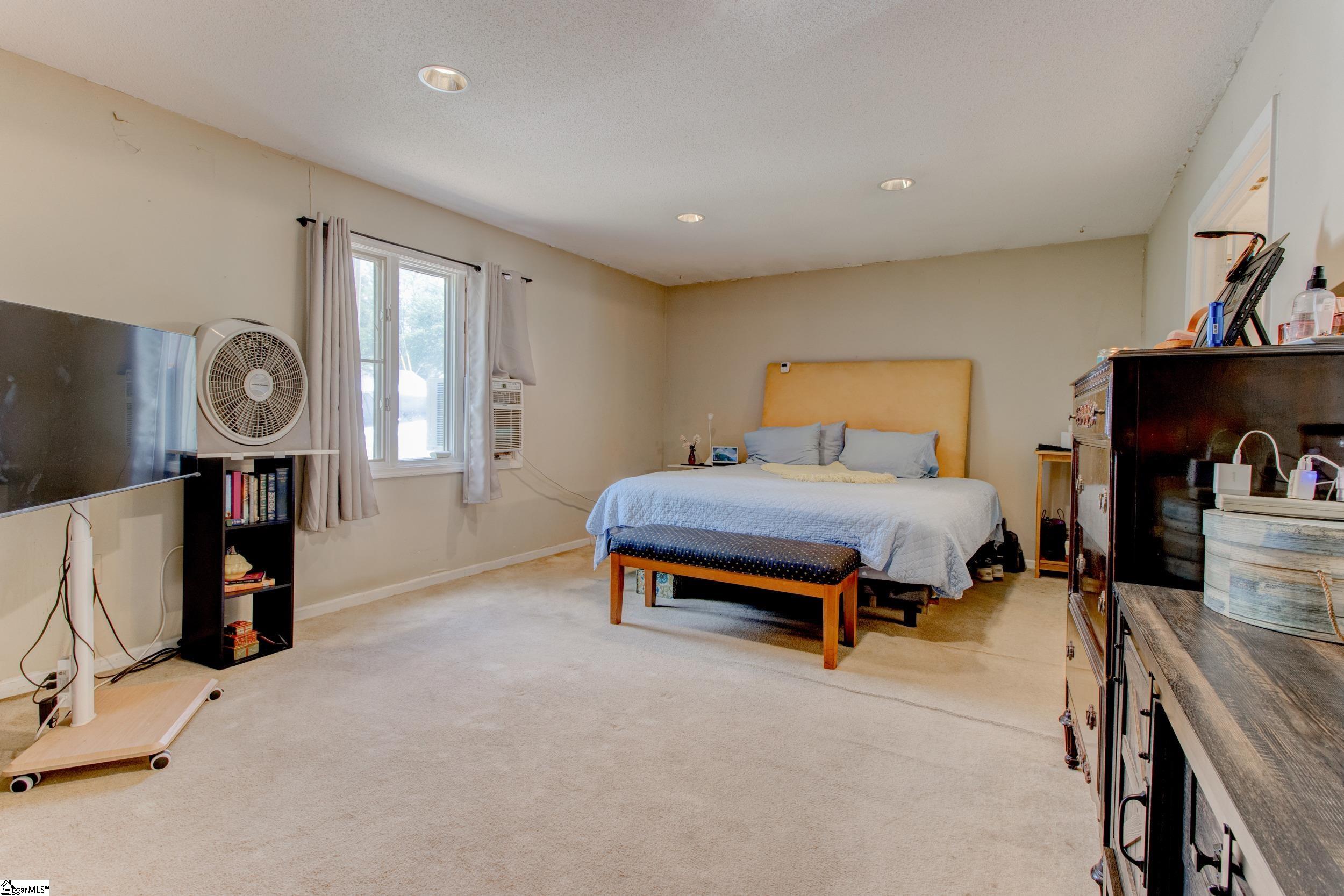 500 Oakwood Estates Drive Anderson, SC 29621