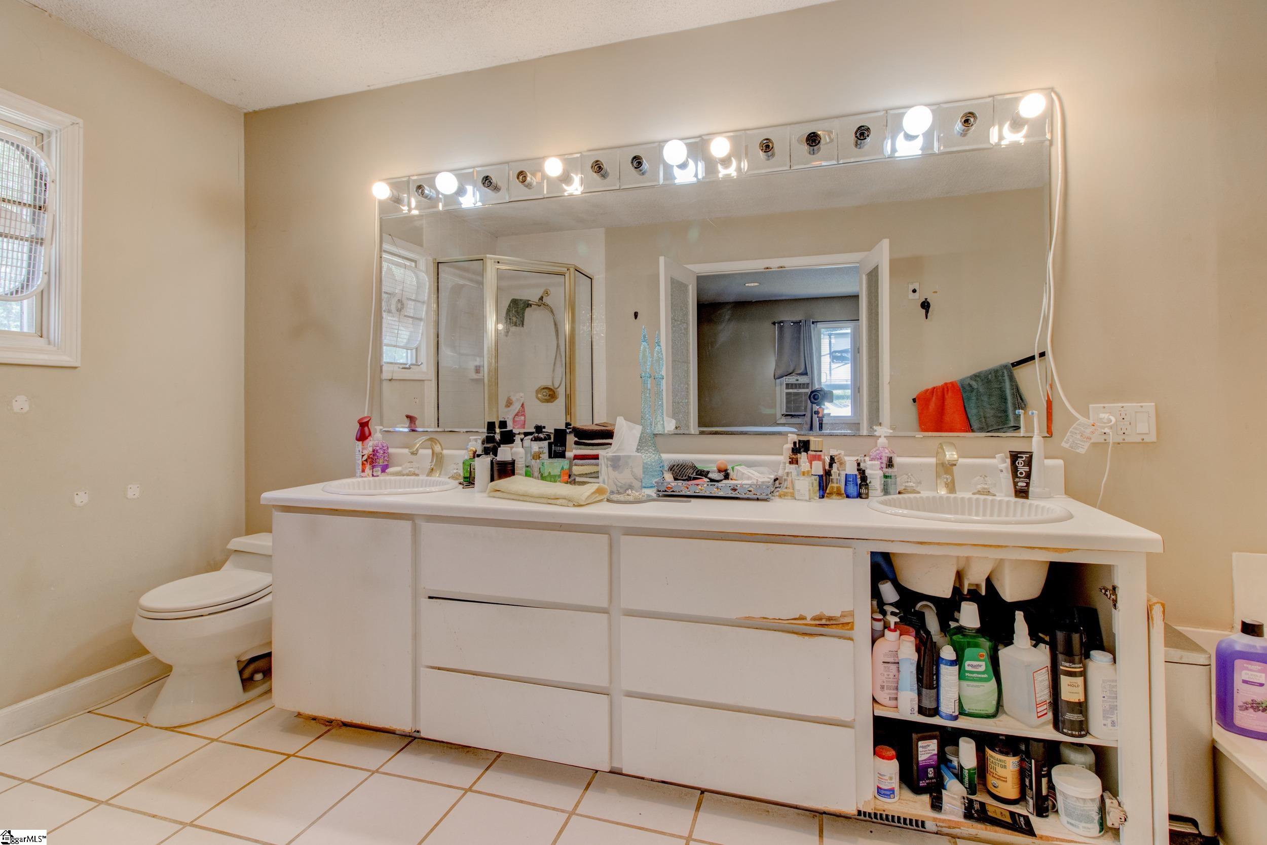 500 Oakwood Estates Drive Anderson, SC 29621