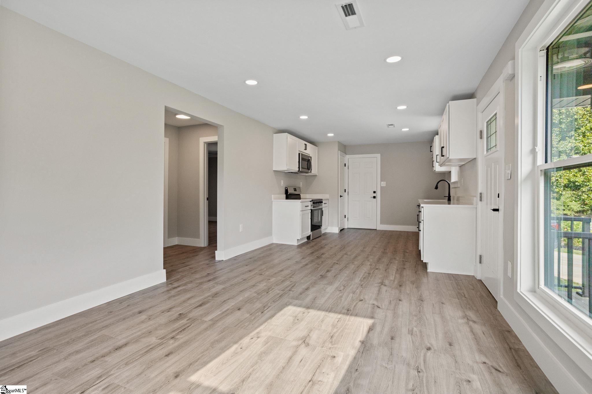 115 Hammond Avenue Greer, SC 29651