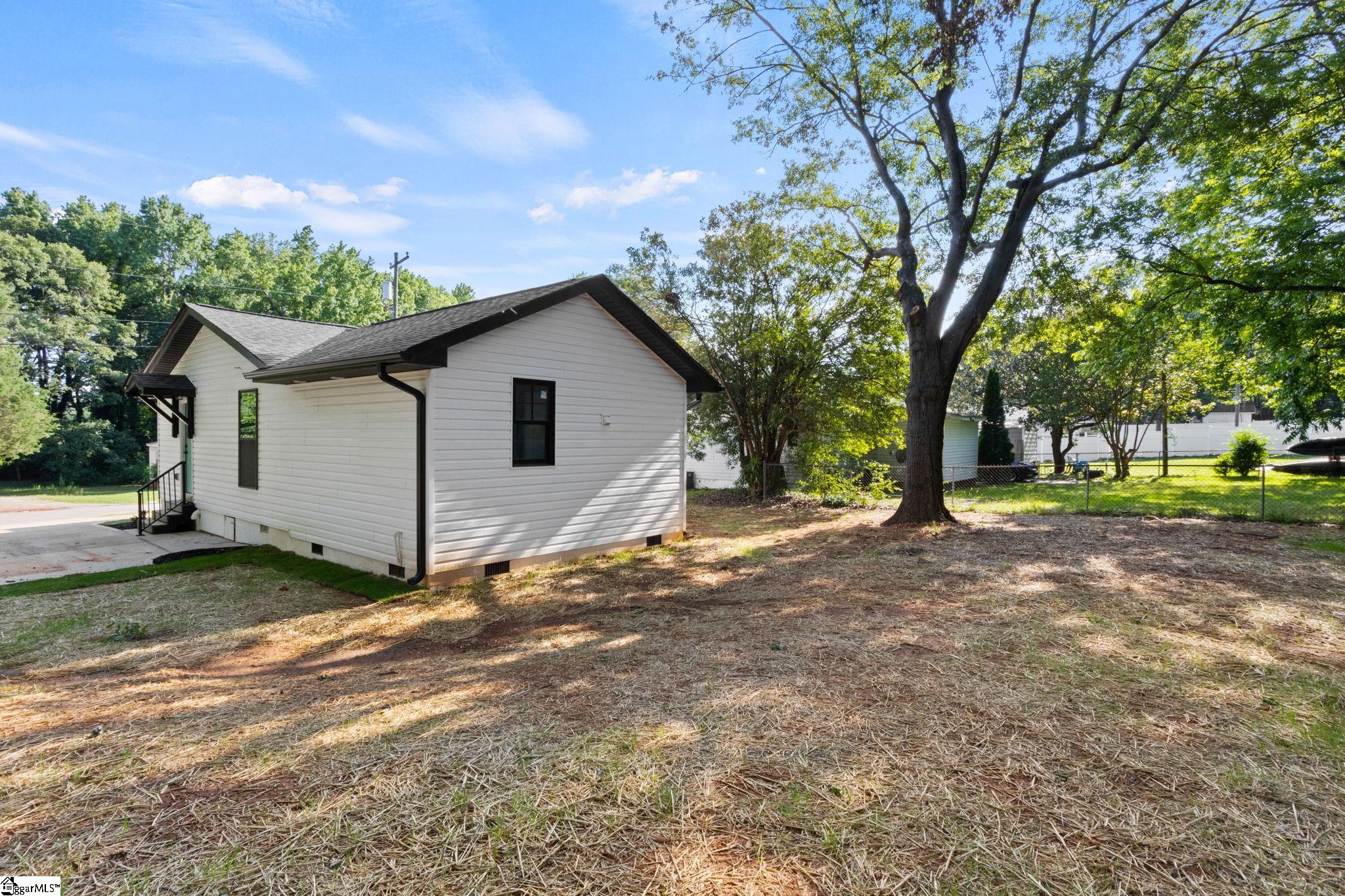 115 Hammond Avenue Greer, SC 29651