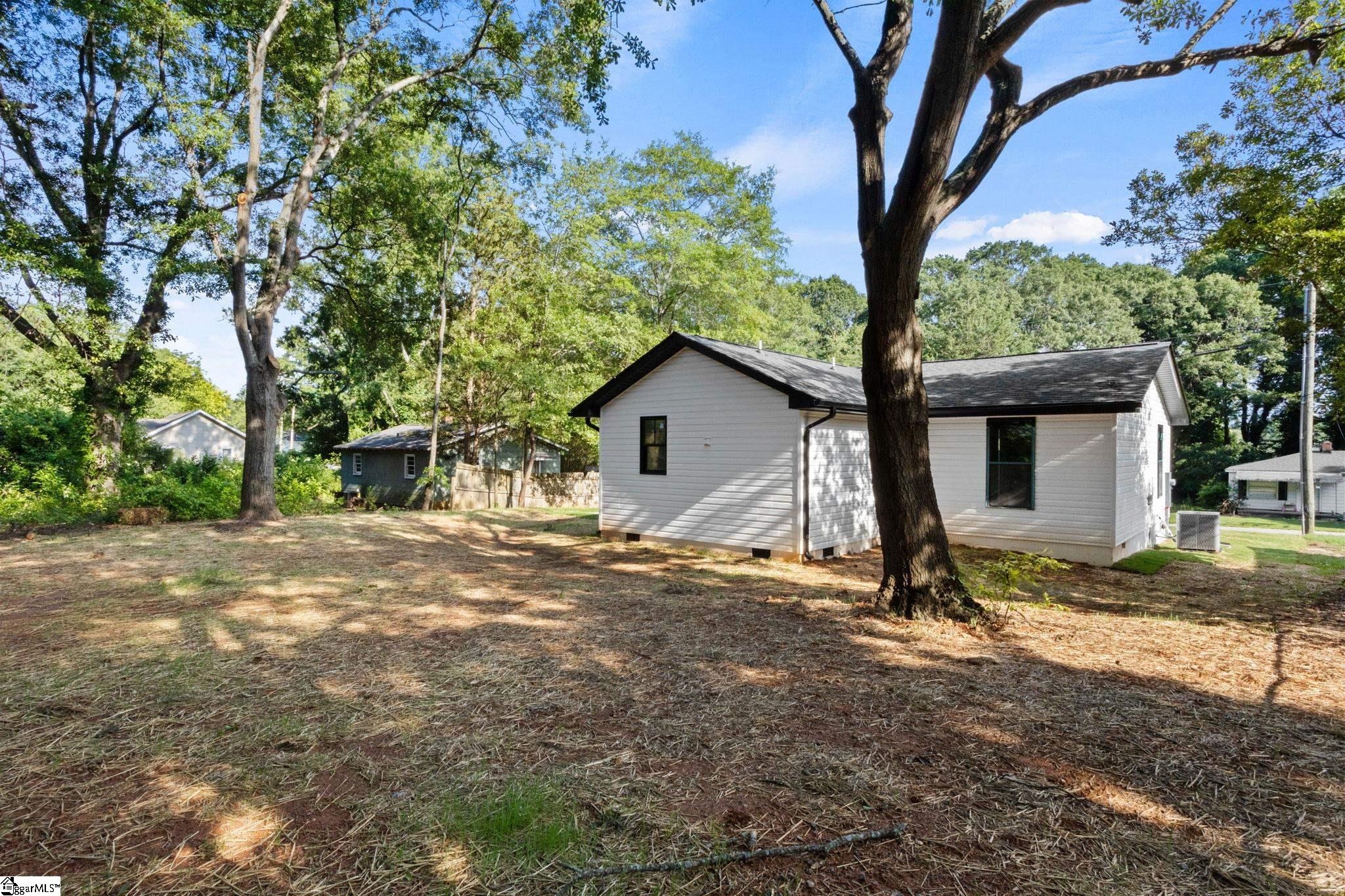 115 Hammond Avenue Greer, SC 29651