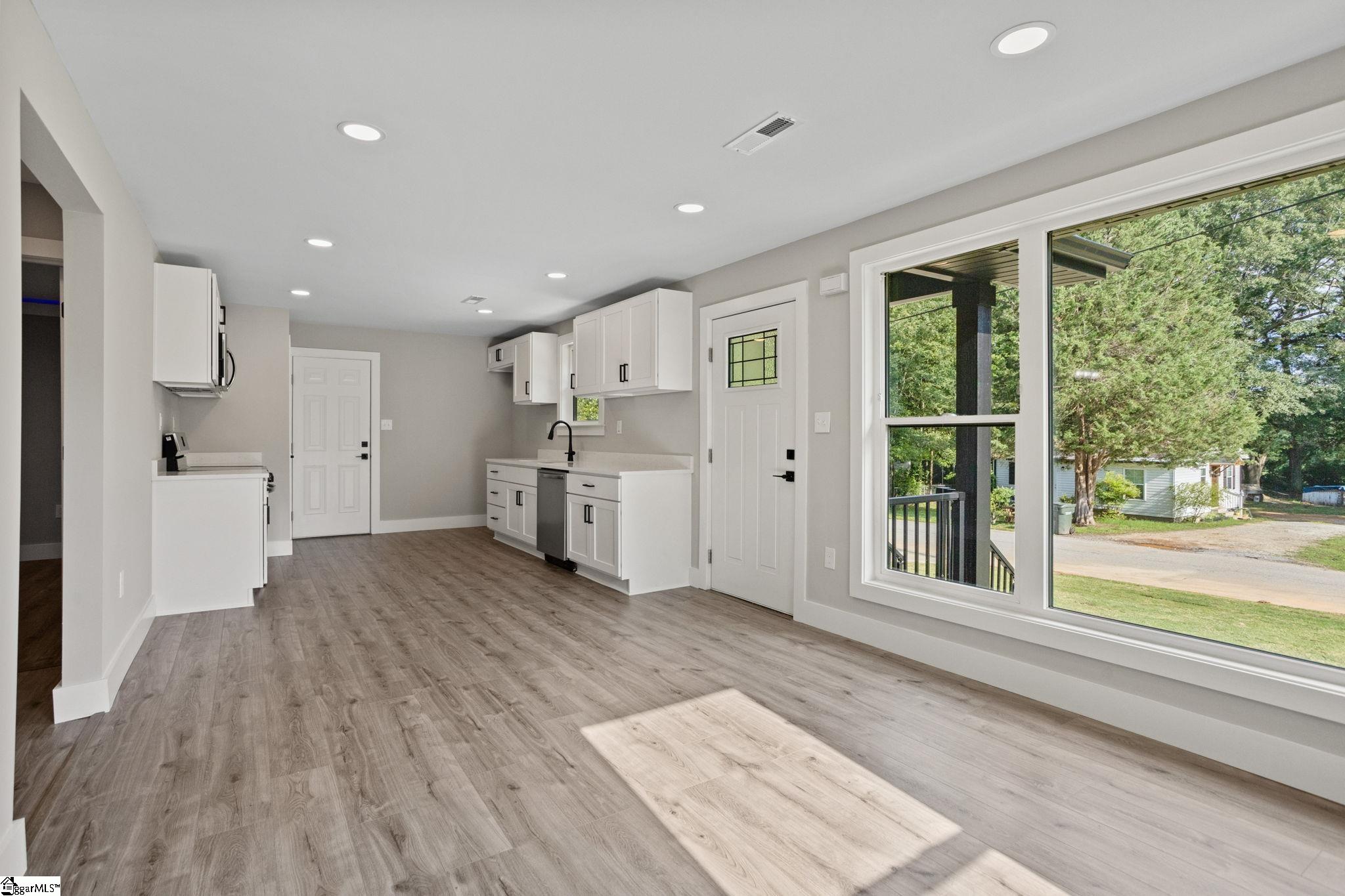 115 Hammond Avenue Greer, SC 29651