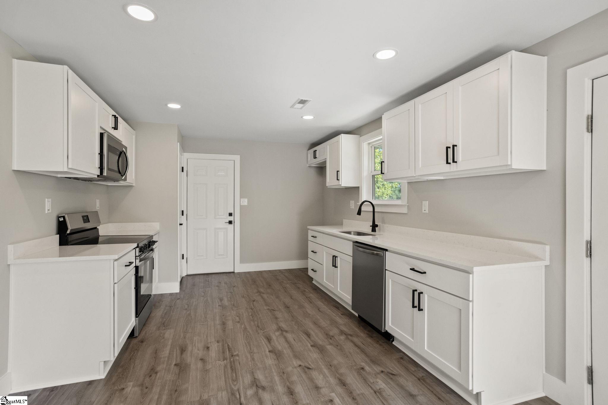 115 Hammond Avenue Greer, SC 29651