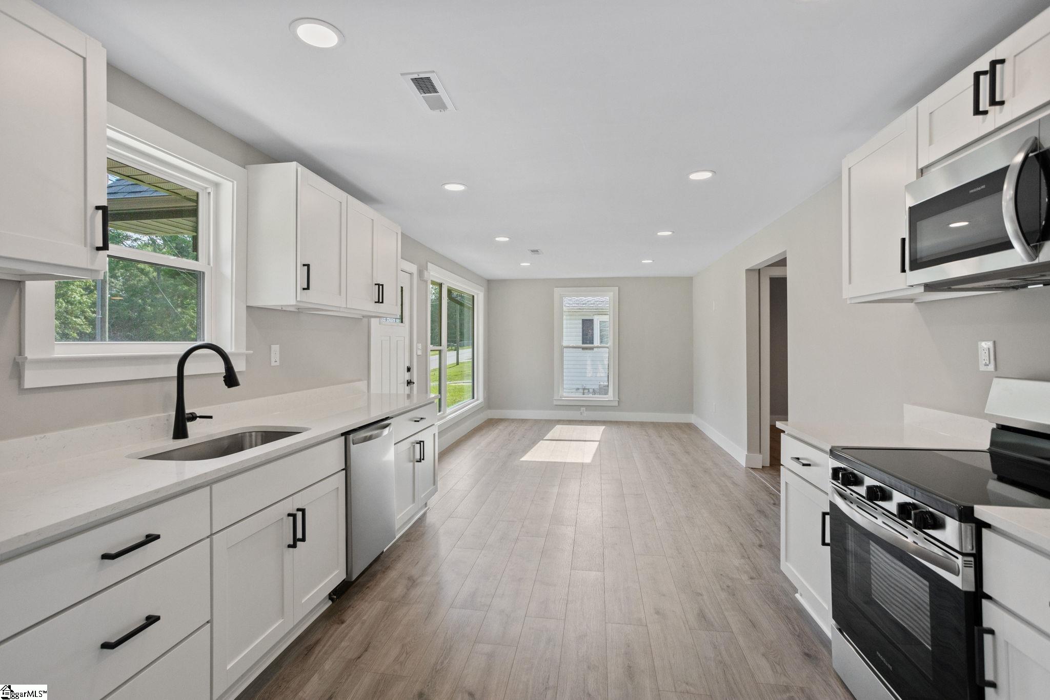 115 Hammond Avenue Greer, SC 29651