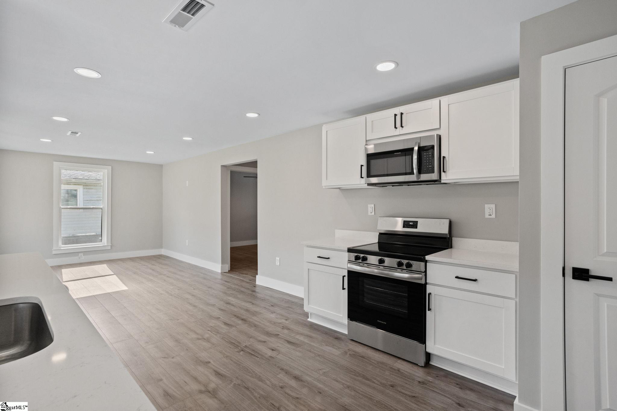 115 Hammond Avenue Greer, SC 29651