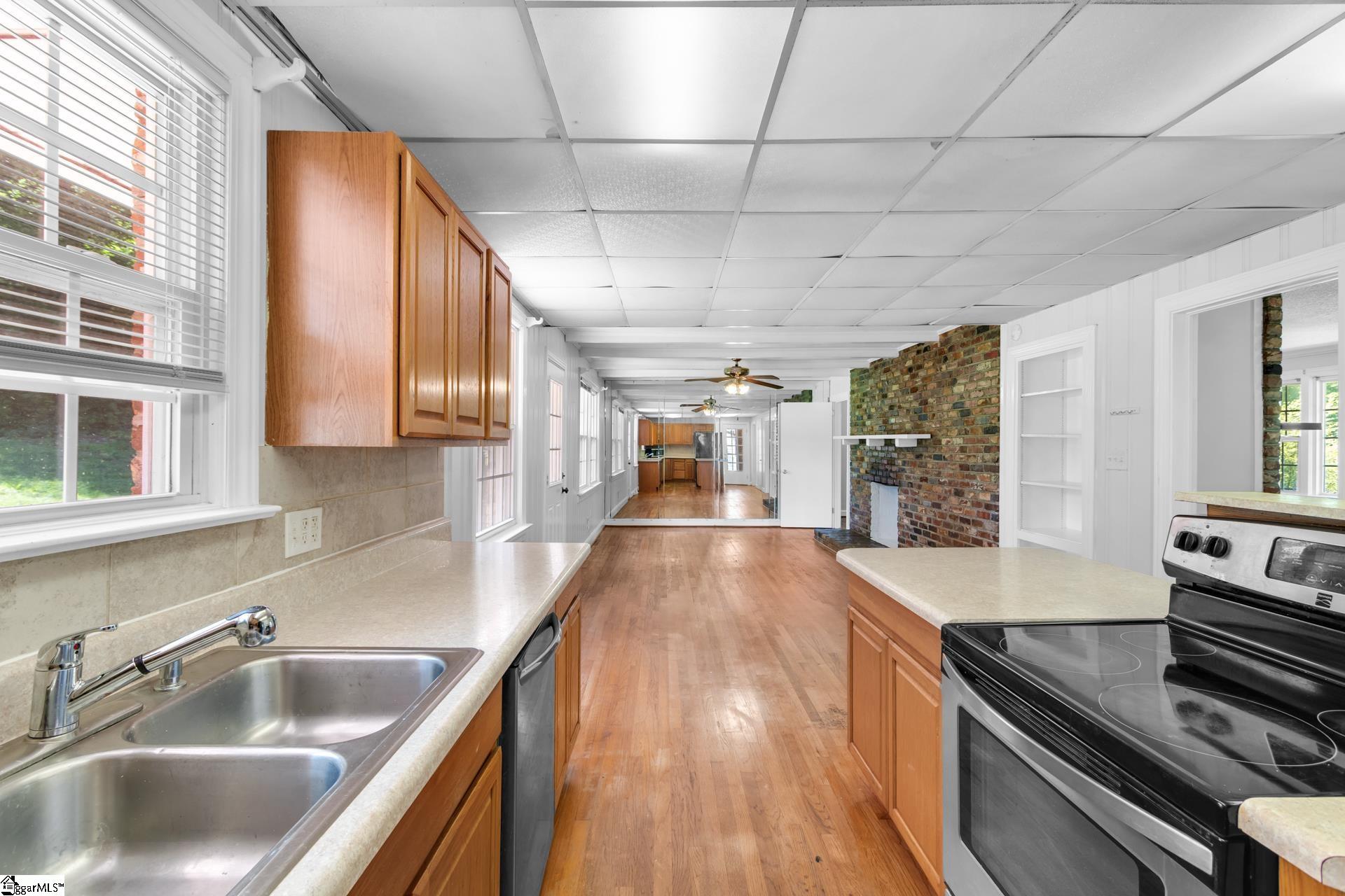 2821 Poinsett Highway Greenville, SC 29609