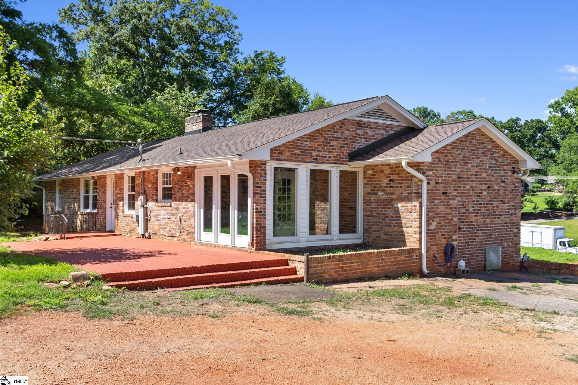 2821 Poinsett Highway Greenville, SC 29609