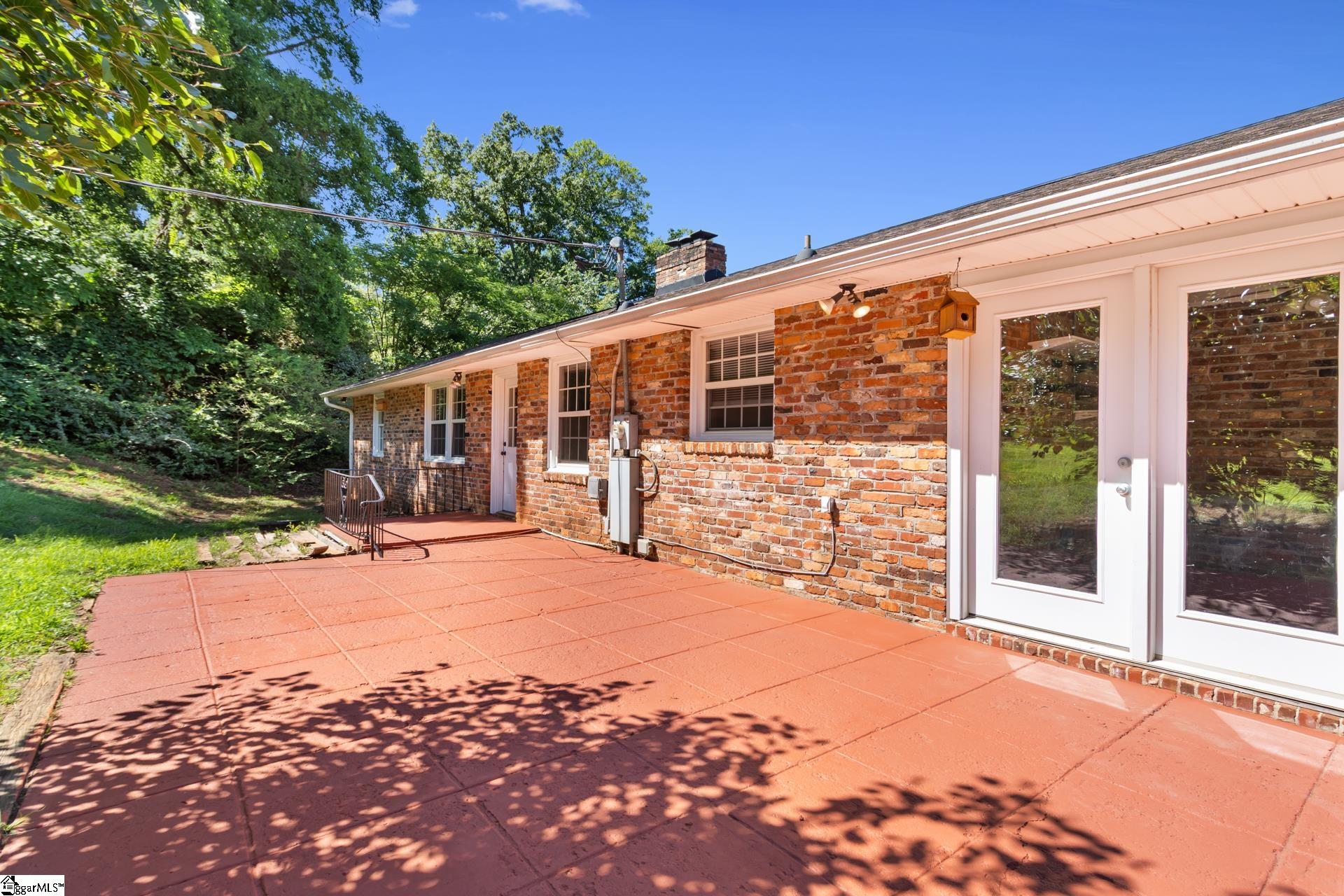 2821 Poinsett Highway Greenville, SC 29609