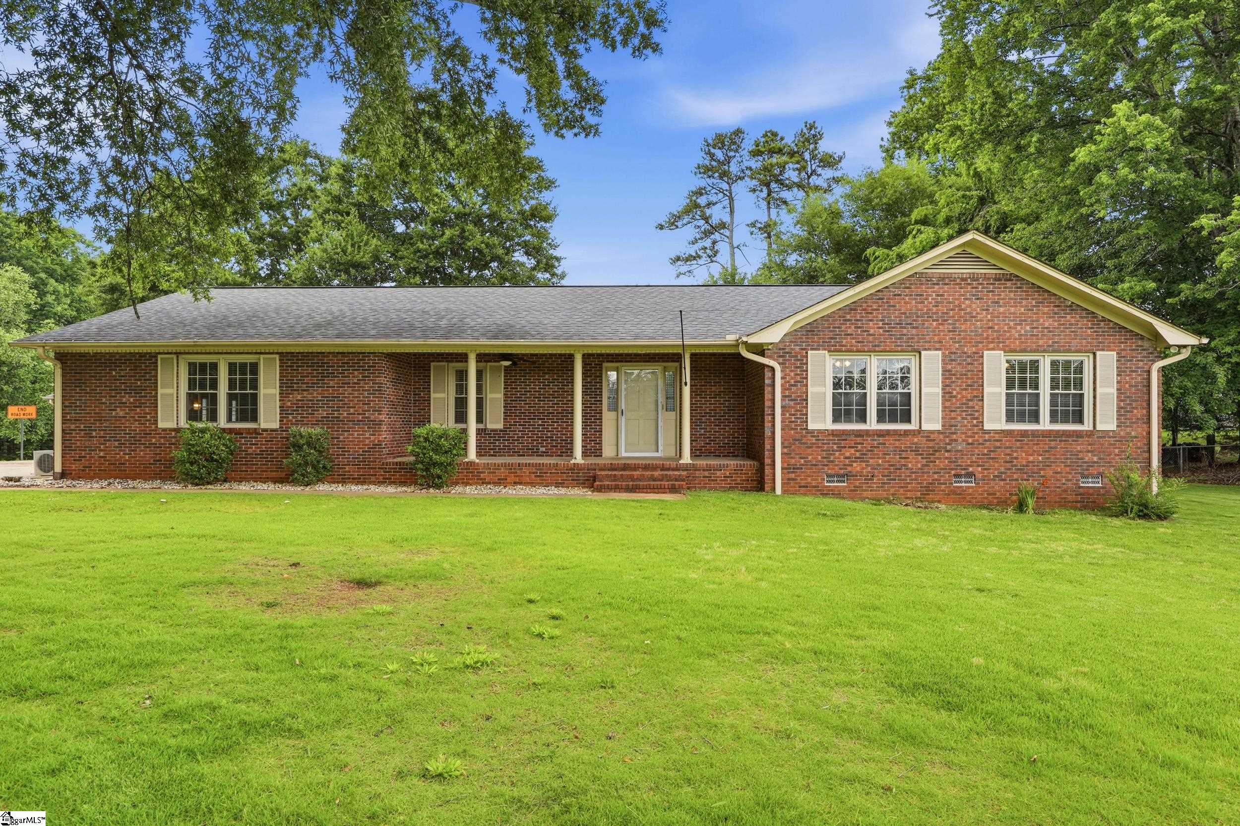 102 Fernwood Drive Easley, SC 29640