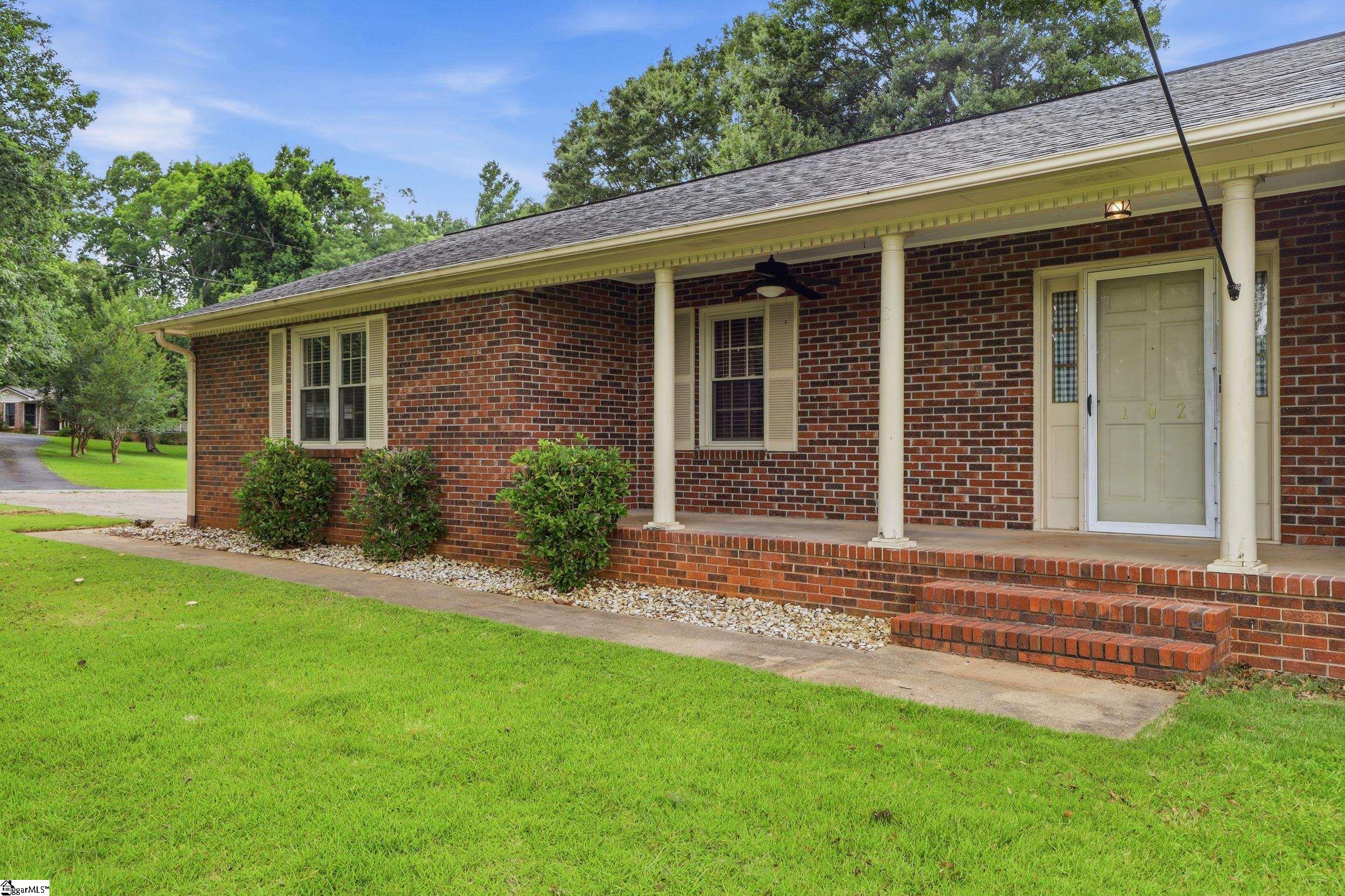 102 Fernwood Drive Easley, SC 29640
