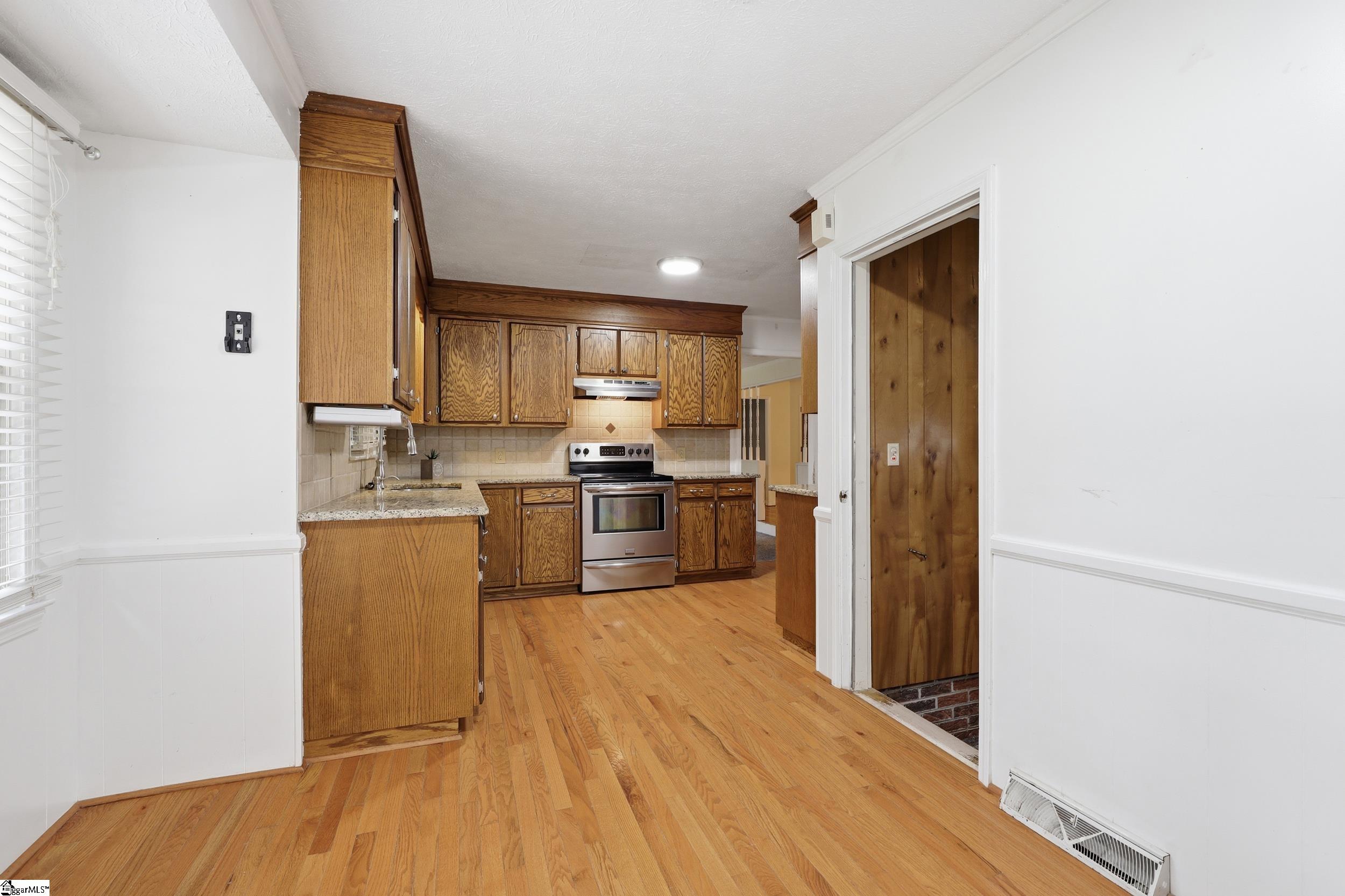 102 Fernwood Drive Easley, SC 29640