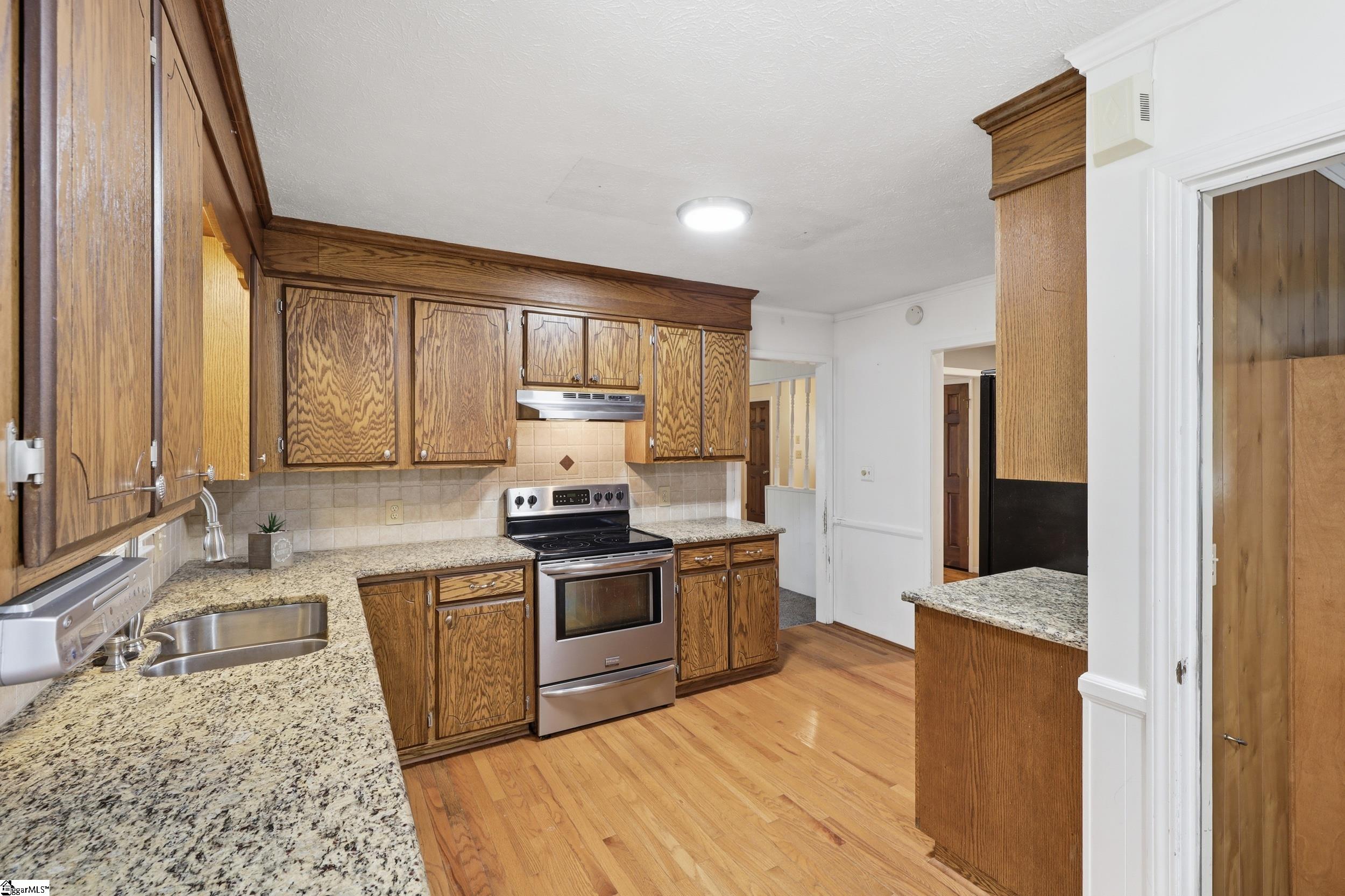 102 Fernwood Drive Easley, SC 29640