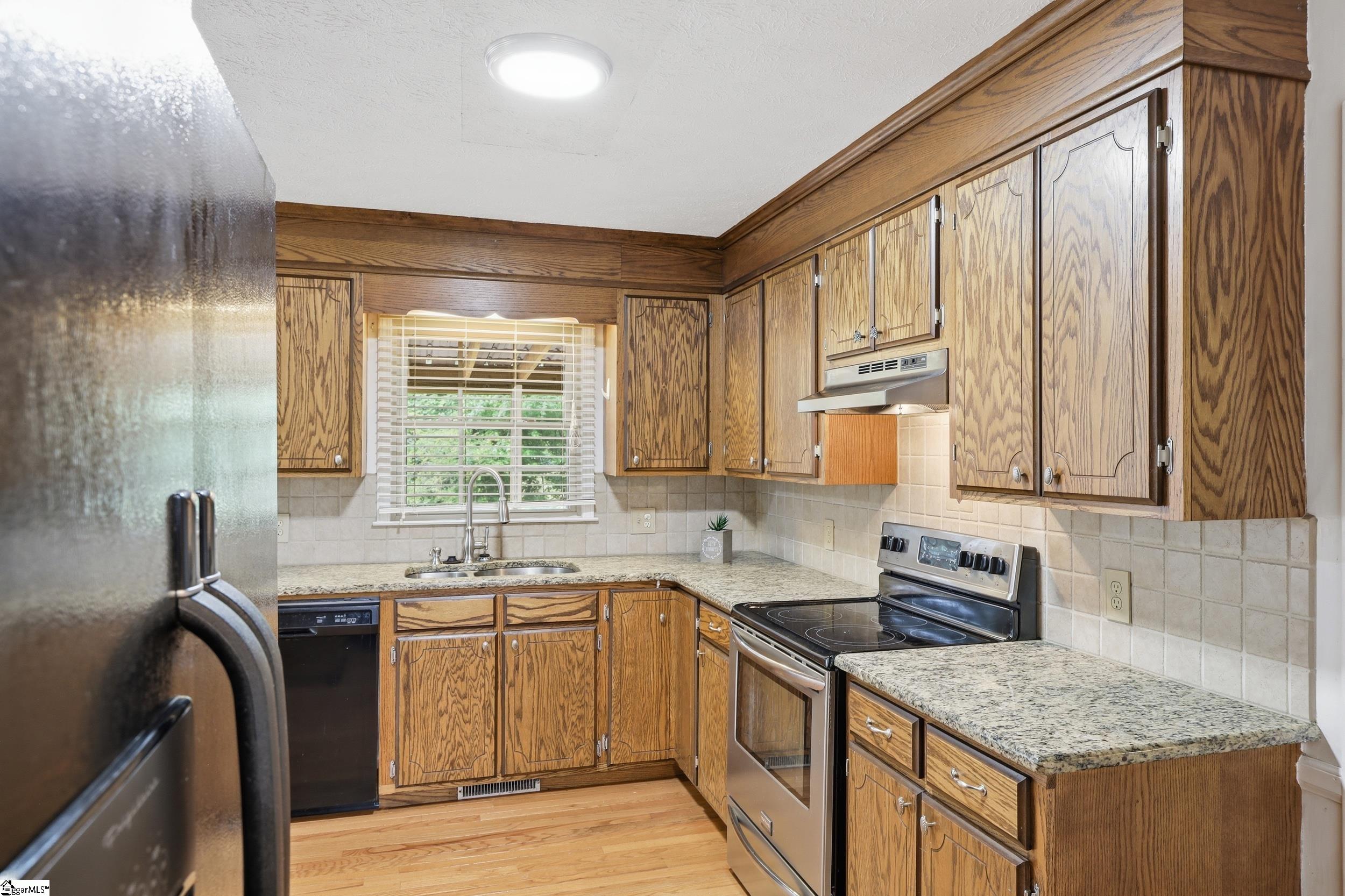 102 Fernwood Drive Easley, SC 29640