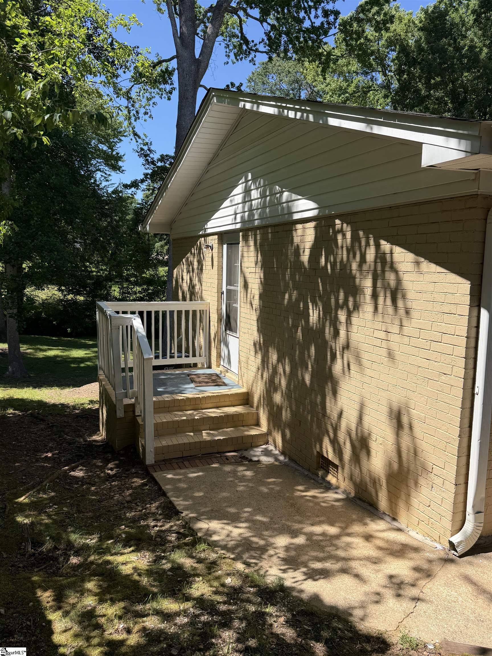 131A Oak Hill Drive Greenville, SC 29617