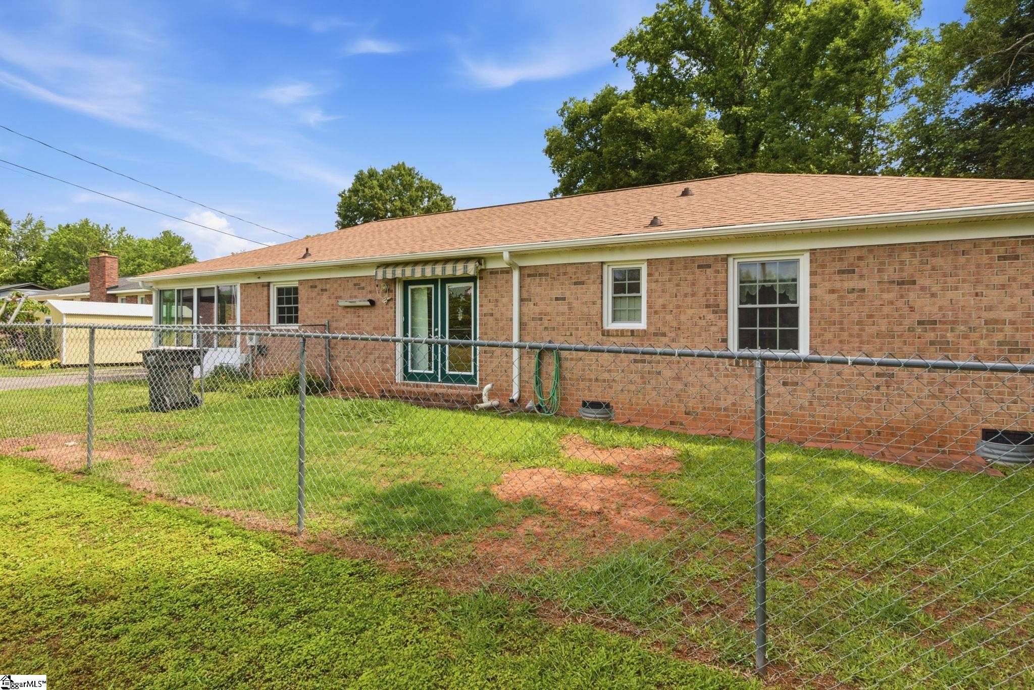 136 Country Club Road Gaffney, SC 29340