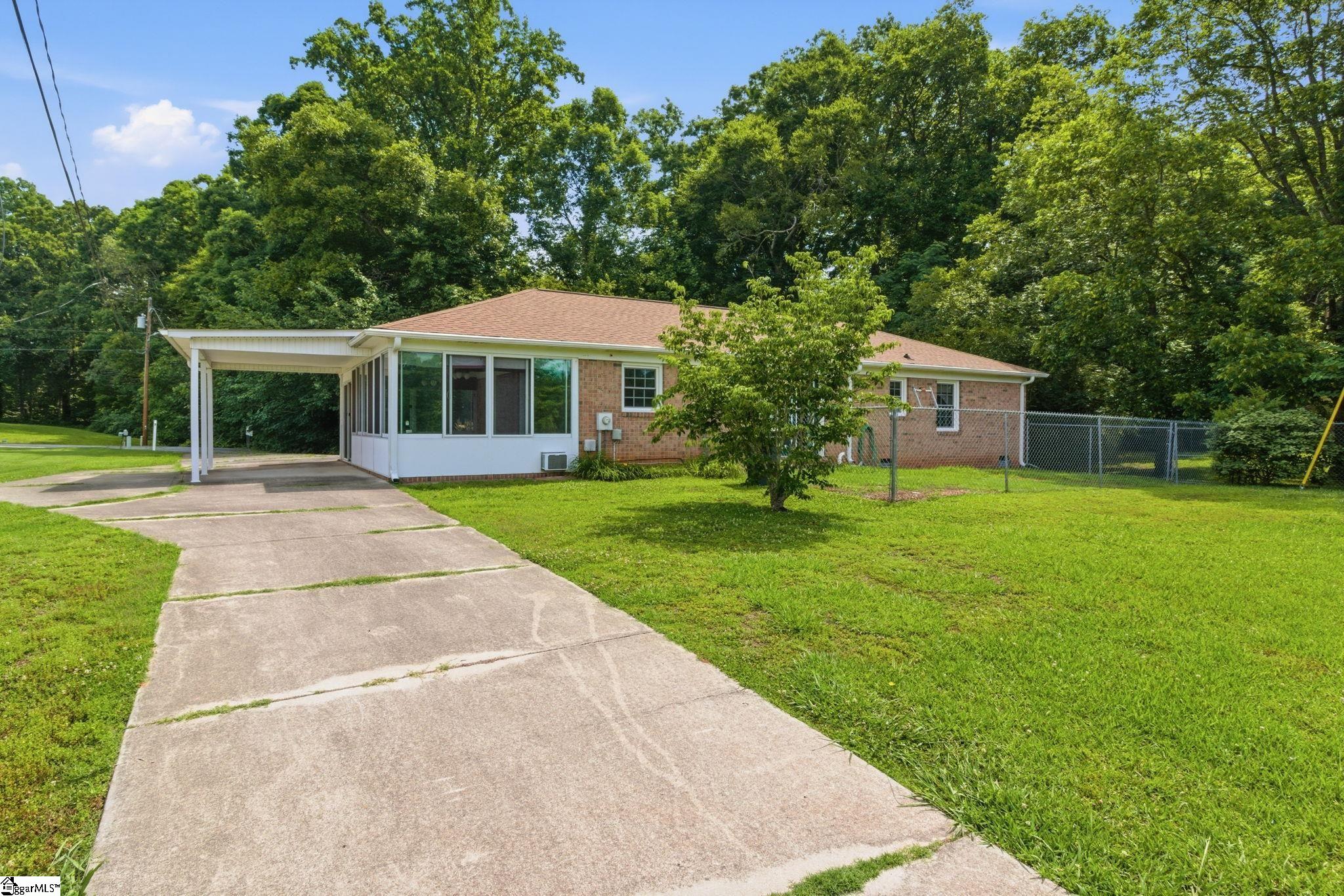 136 Country Club Road Gaffney, SC 29340