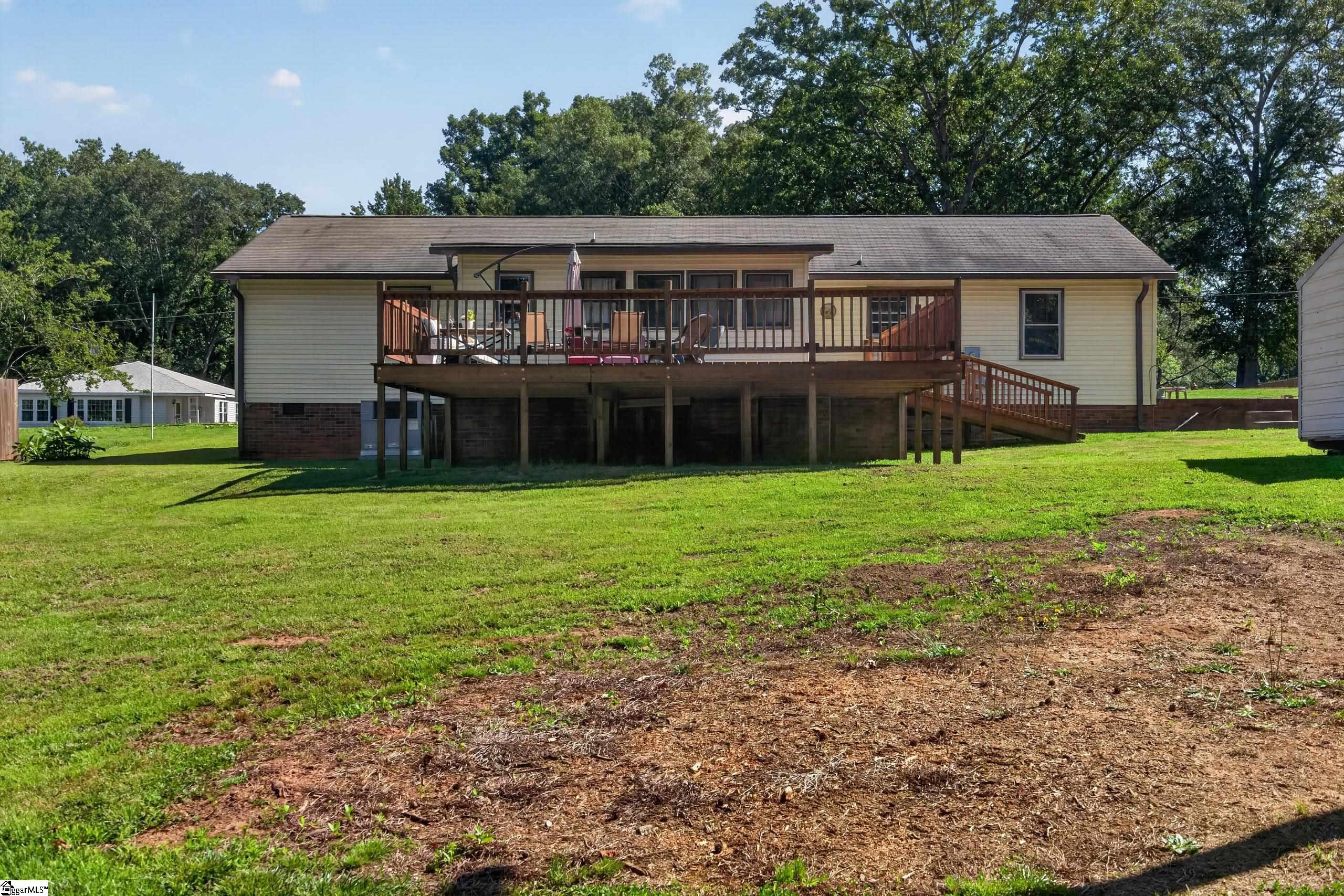 135 W Church Street Cowpens, SC 29330