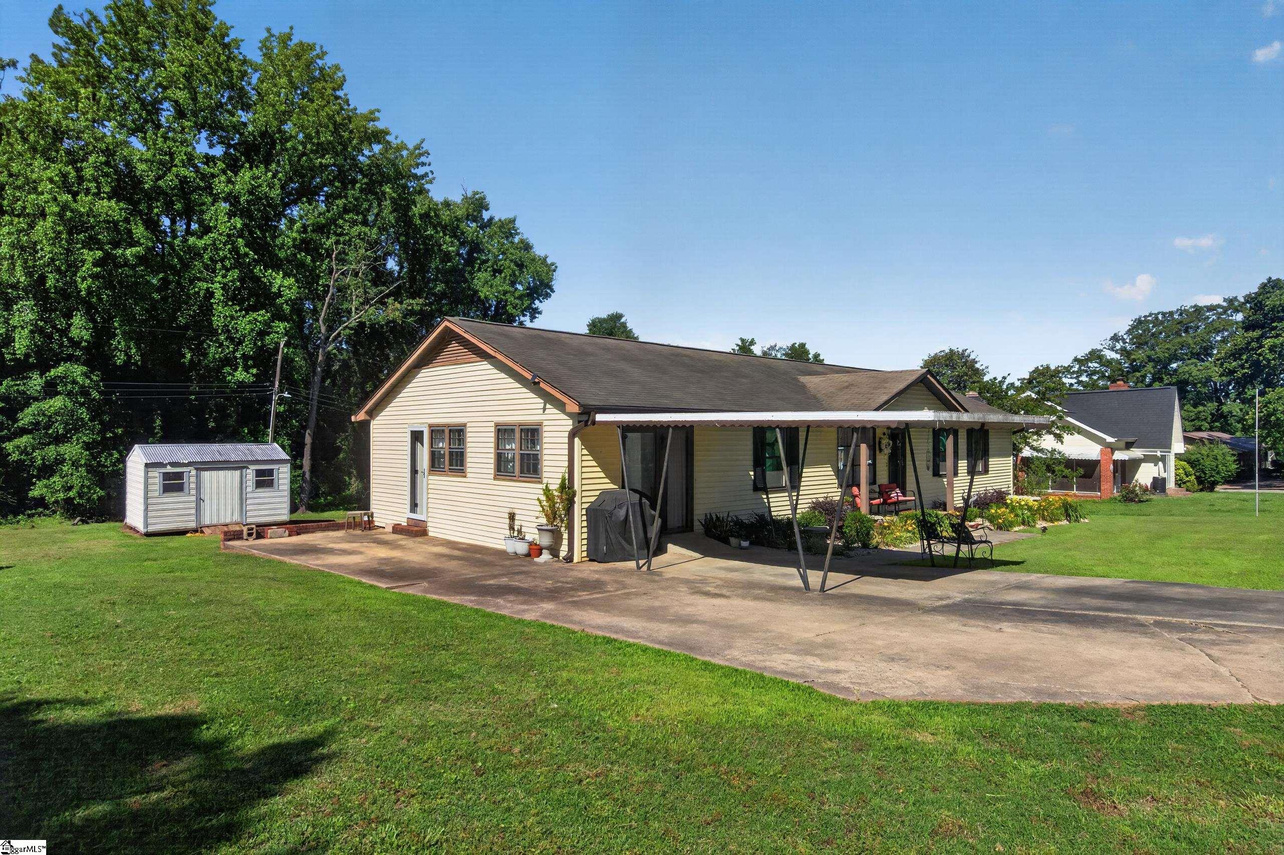 135 W Church Street Cowpens, SC 29330