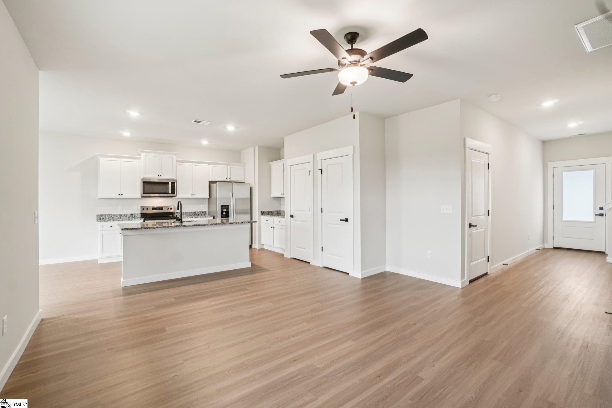 1216 Crested Iris Street Moore, SC 29369