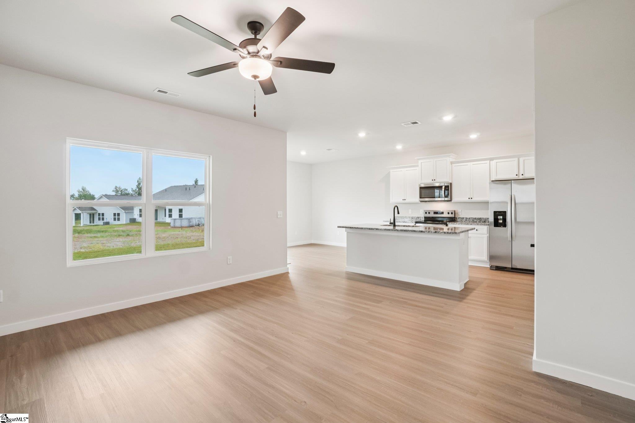 1216 Crested Iris Street Moore, SC 29369