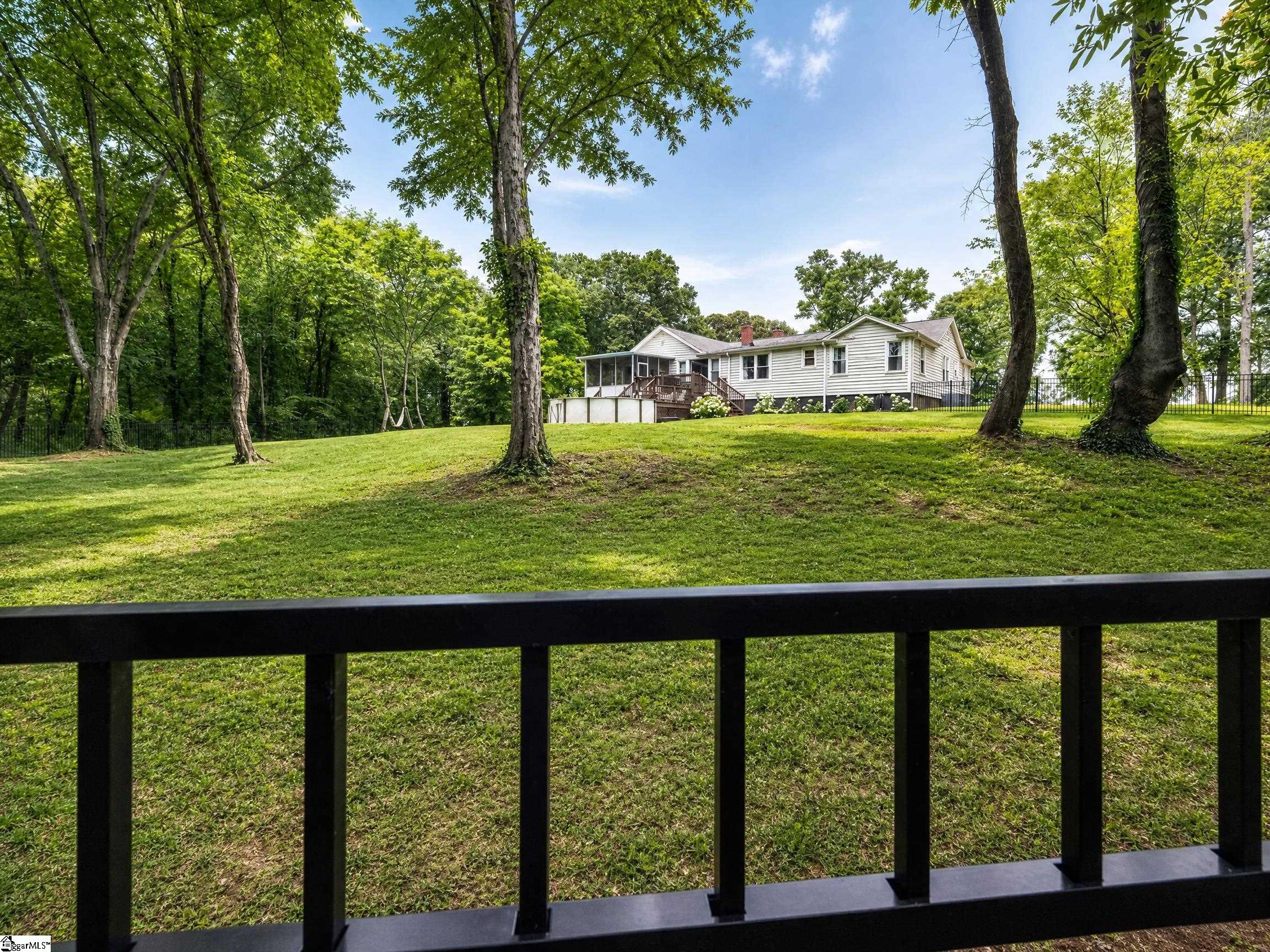 39 Stallings Road Greenville, SC 29611