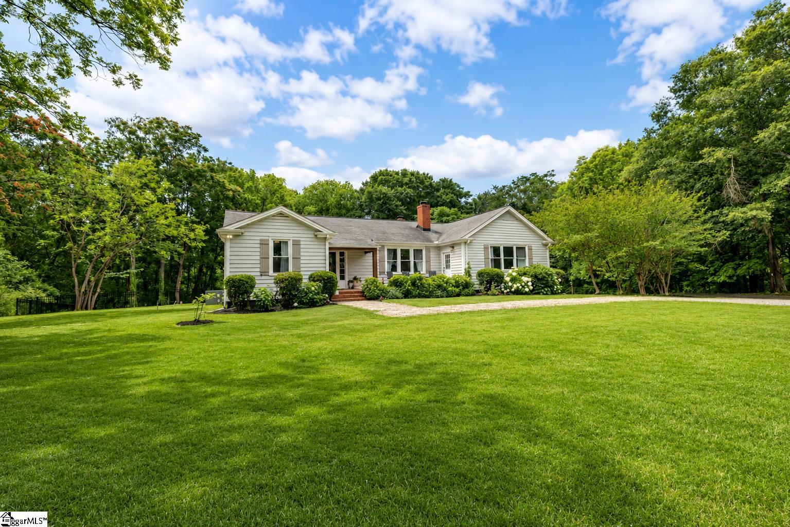 39 Stallings Road Greenville, SC 29611