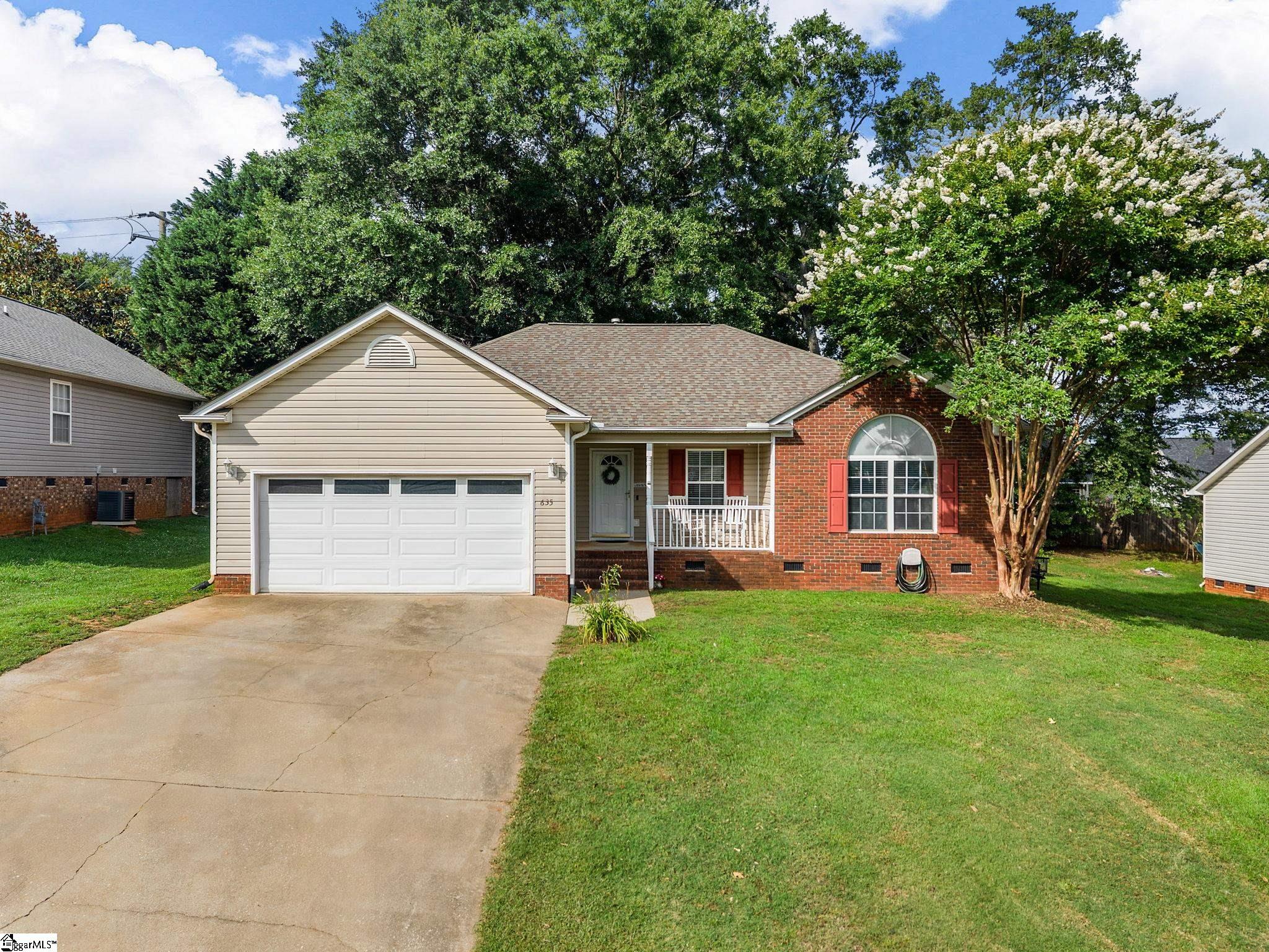 635 Shadow Dance Lane, Boiling Springs, SC 29316