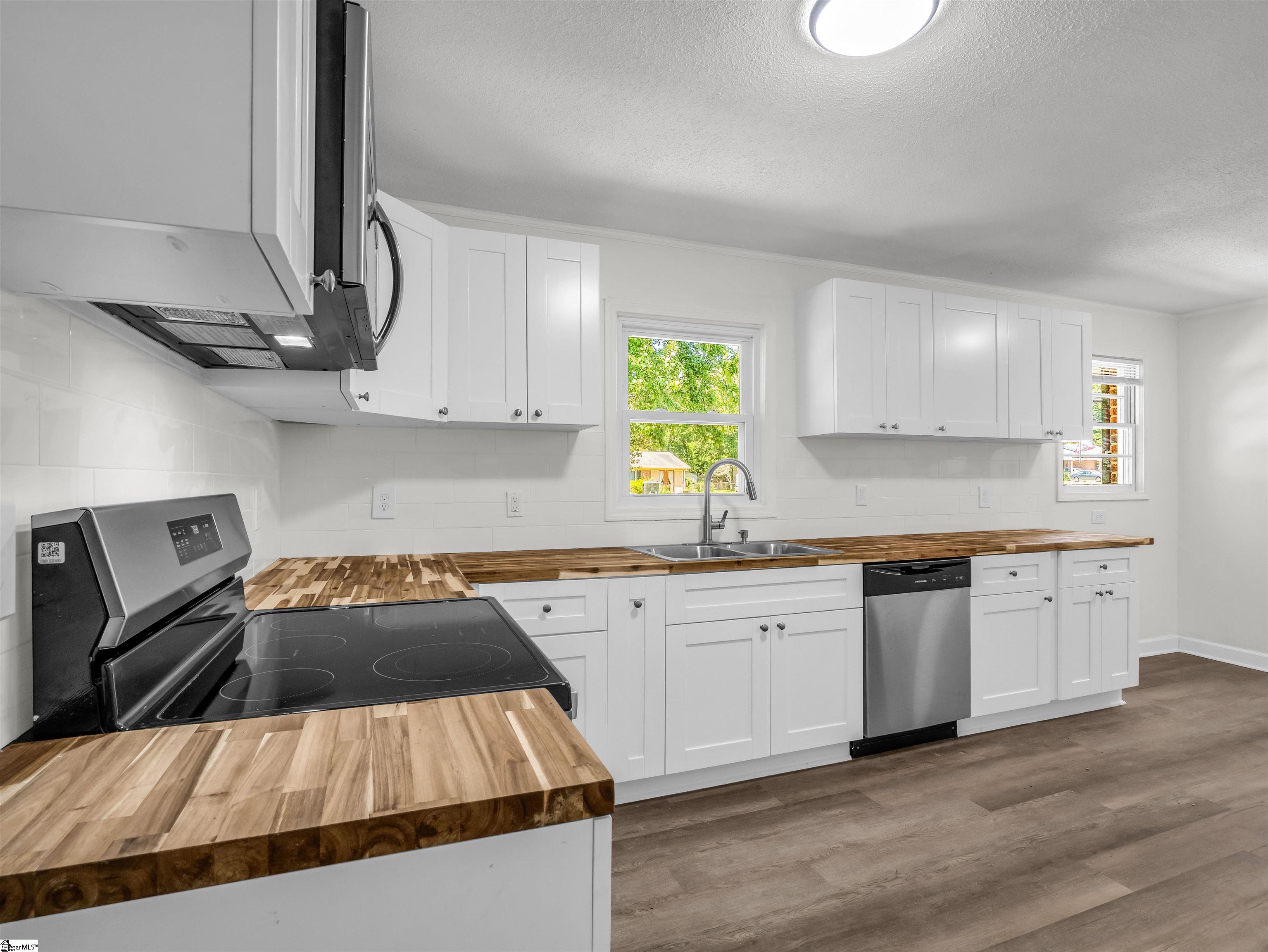 453 Lucerne Drive Spartanburg, SC 29302