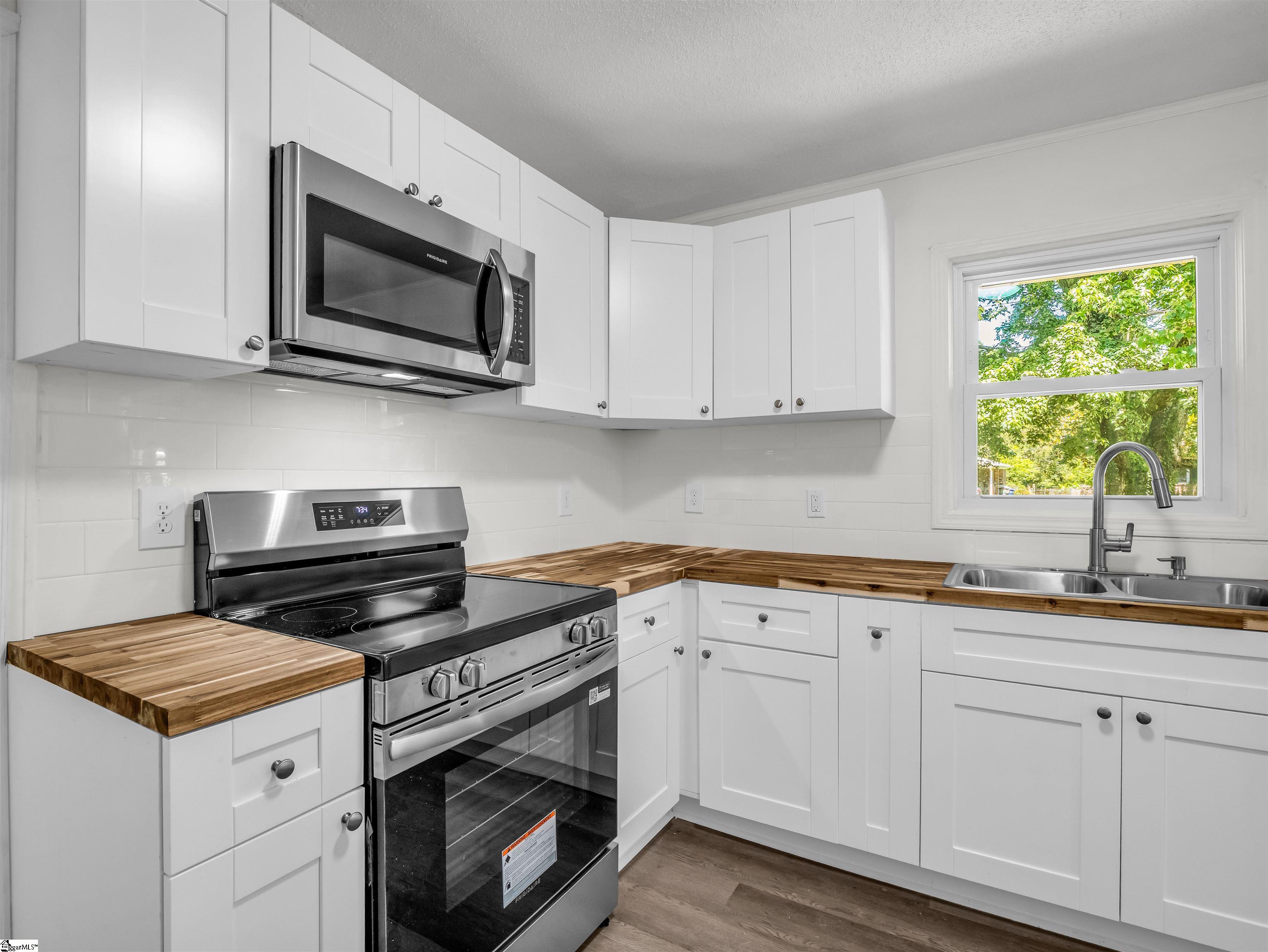 453 Lucerne Drive Spartanburg, SC 29302
