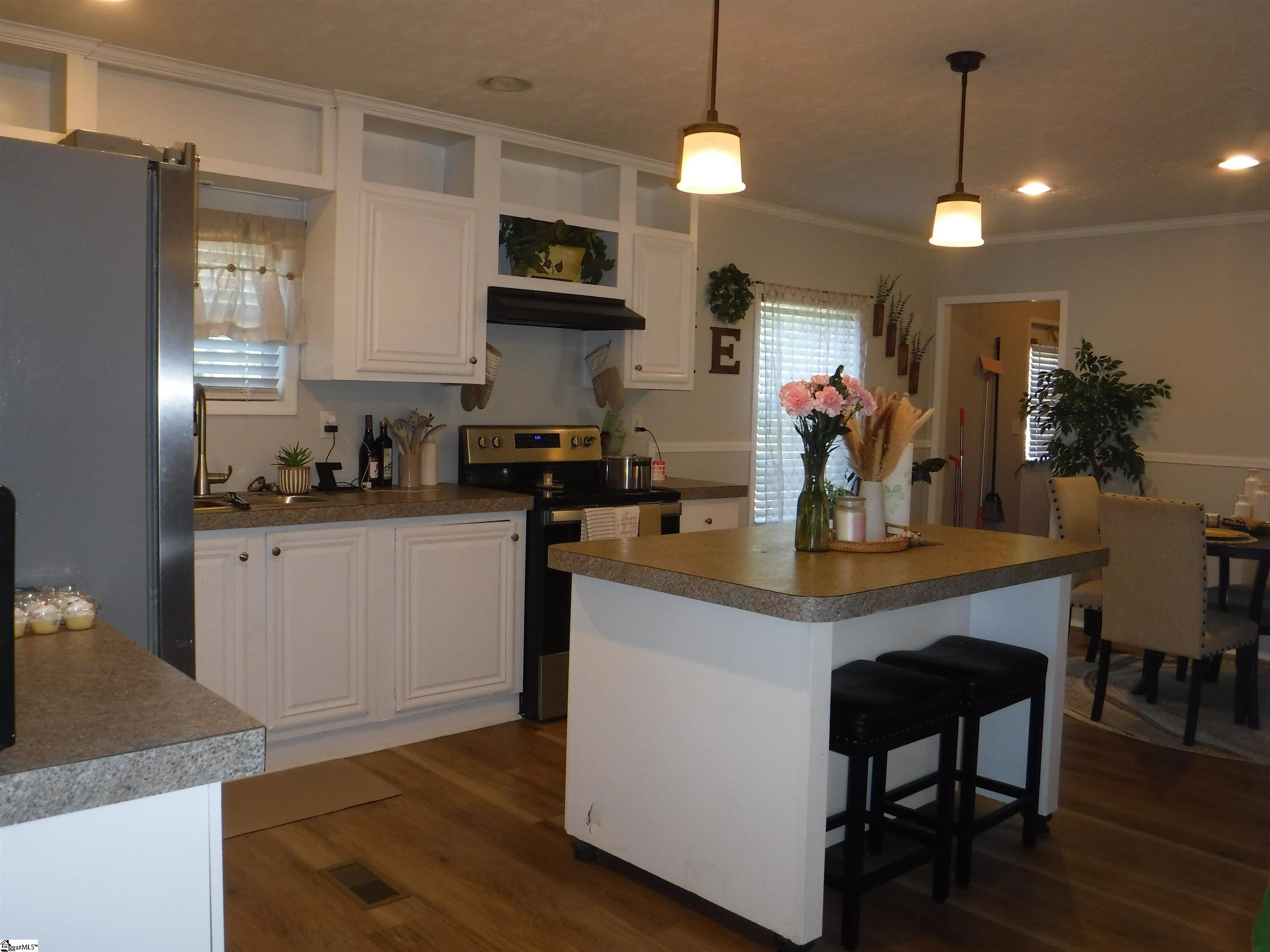 175 Madison Avenue Wellford, SC 29385