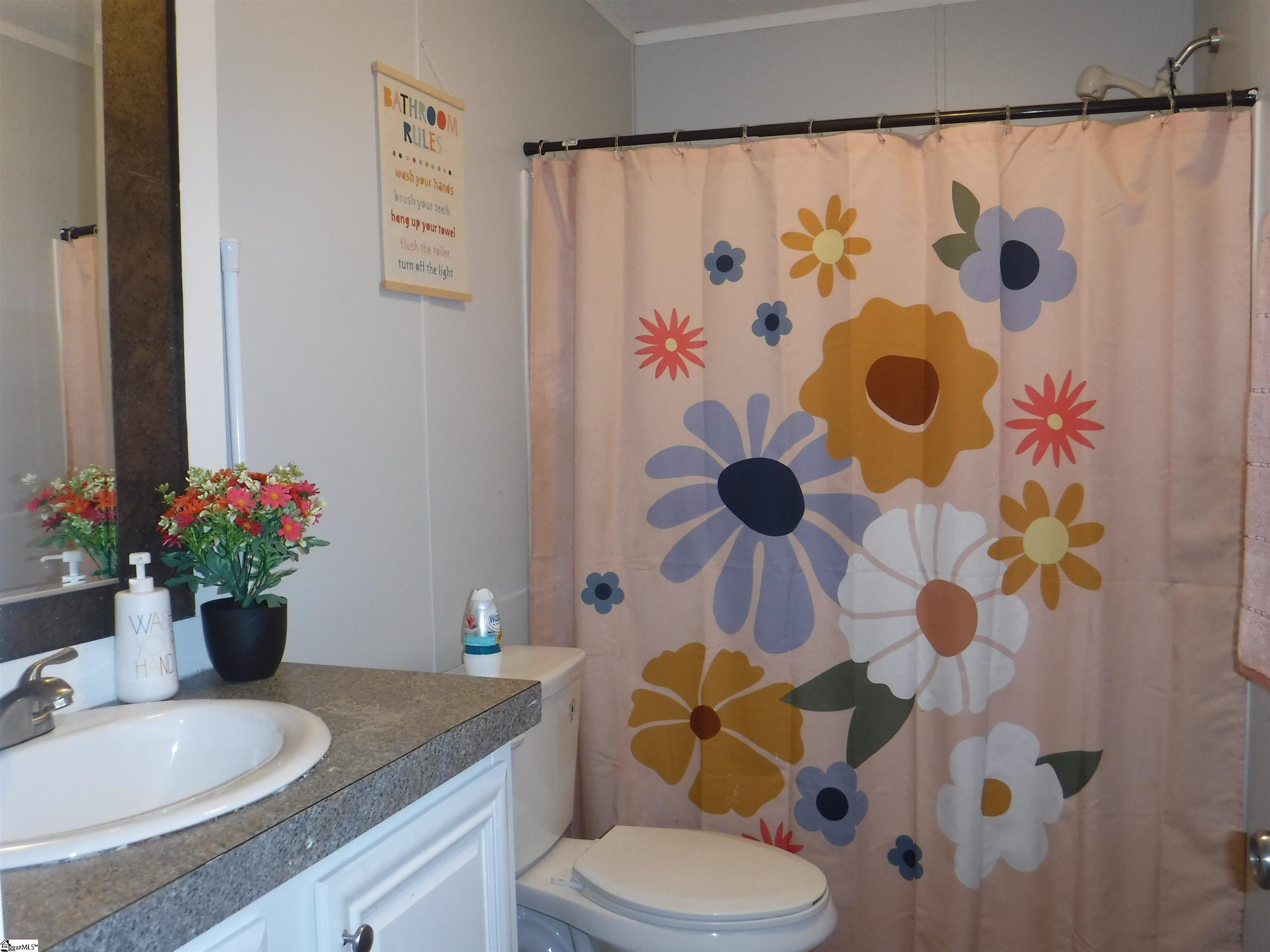 175 Madison Avenue Wellford, SC 29385